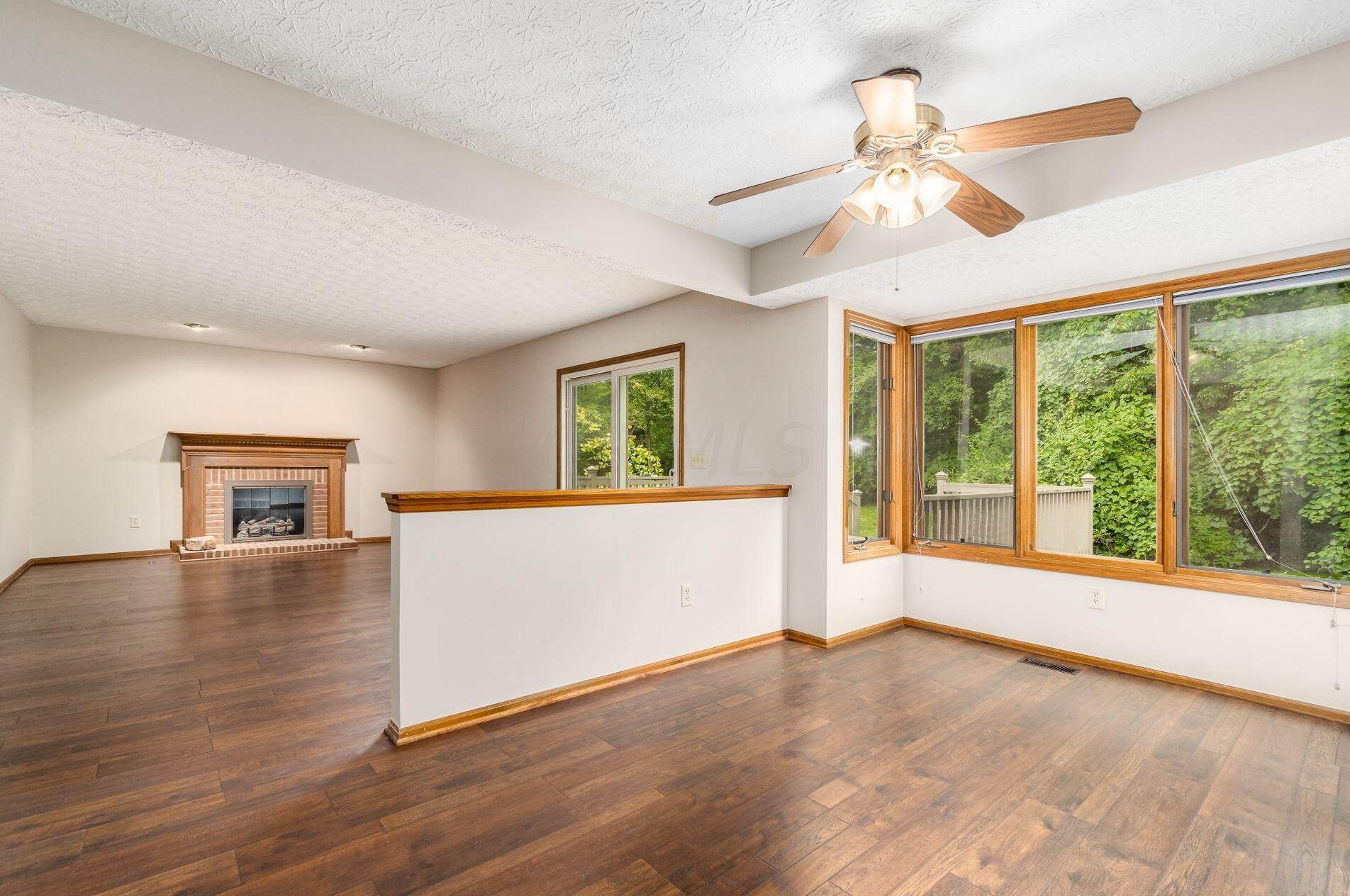 450 Whitley Dr, Columbus OH 43230-3635 exterior