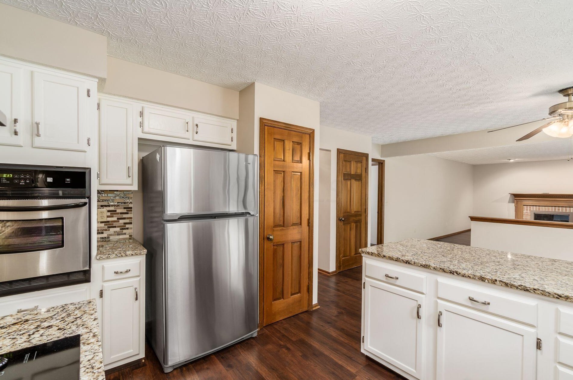 450 Whitley Dr, Columbus OH 43230-3635 exterior