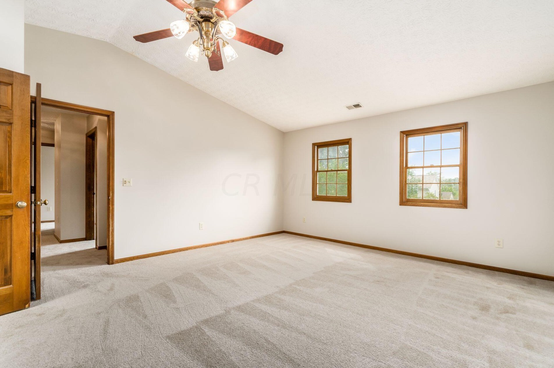 450 Whitley Dr, Columbus OH 43230-3635 exterior