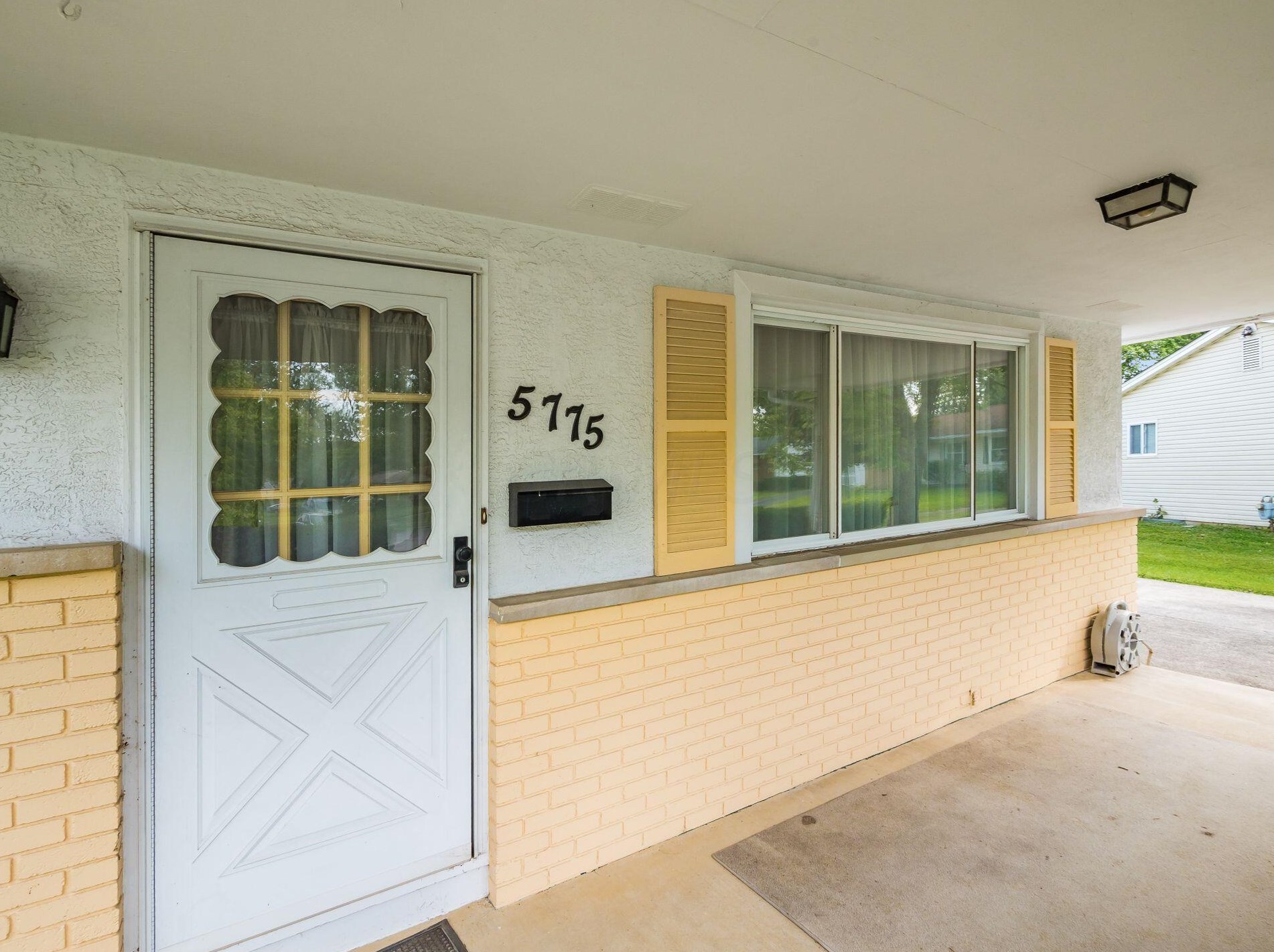 5775 Crawford Dr, Columbus, OH 43229-4125