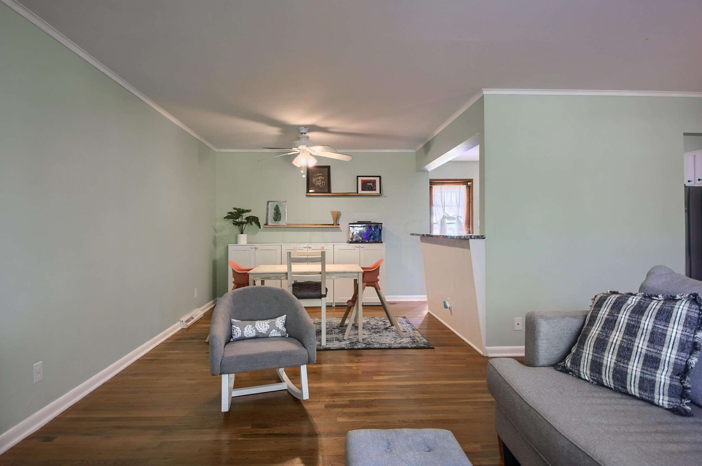 1176 Bellflower Ave, Columbus OH  43204-2782 exterior