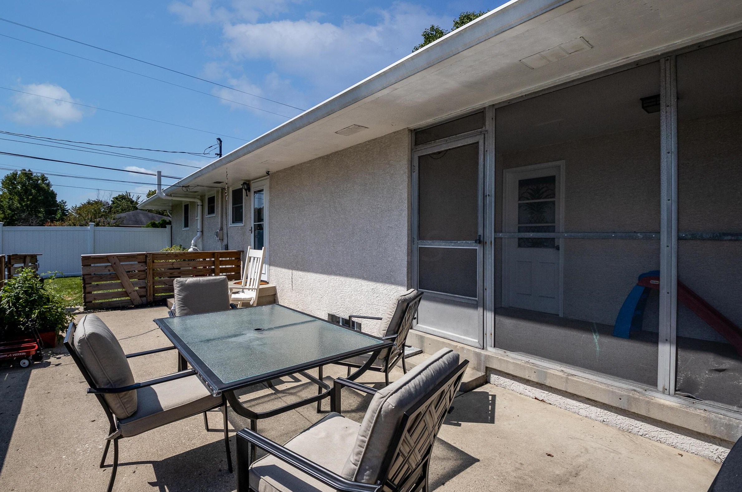 1176 Bellflower Ave, Columbus OH  43204-2782 exterior