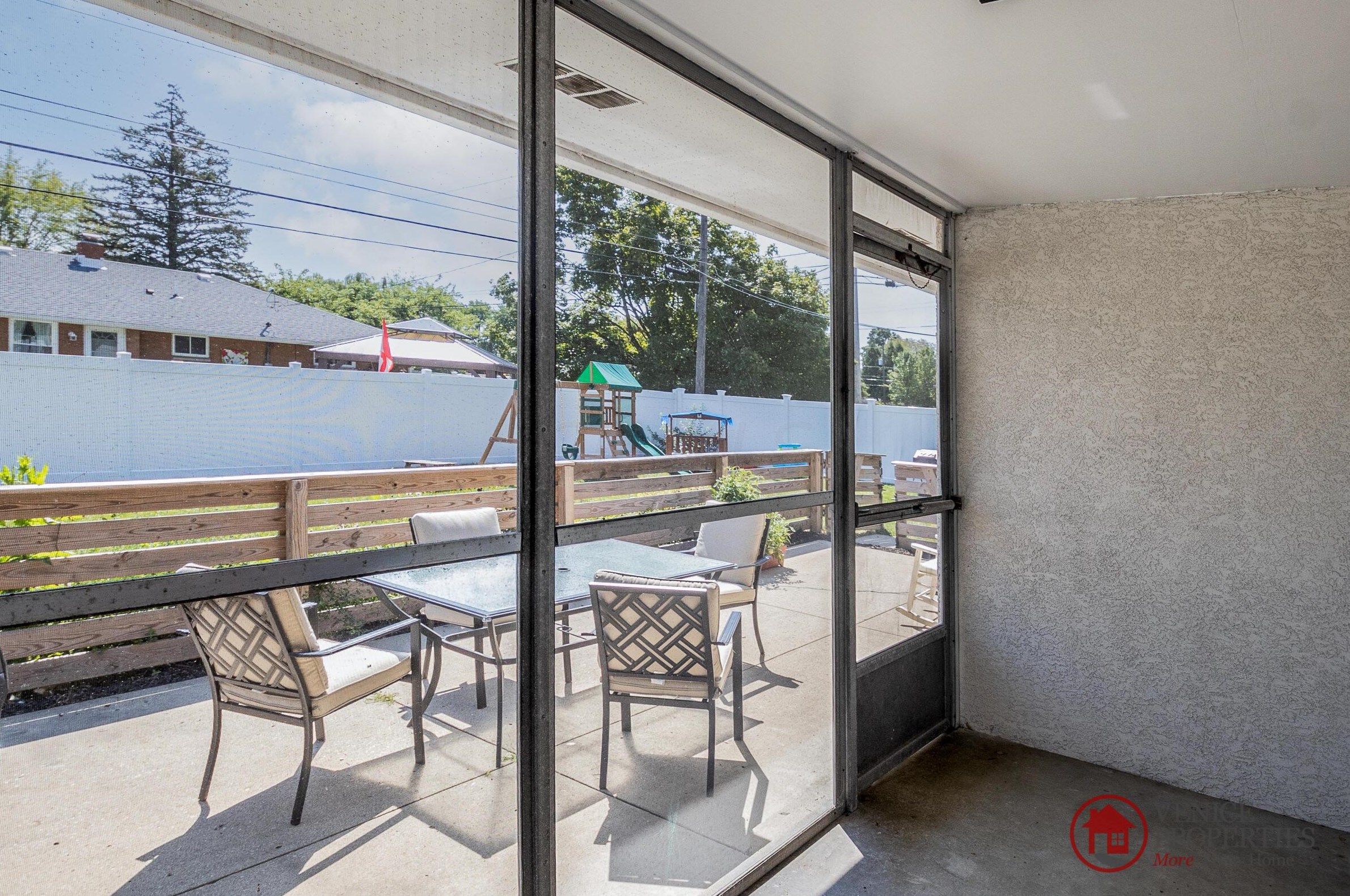 1176 Bellflower Ave, Columbus OH  43204-2782 exterior