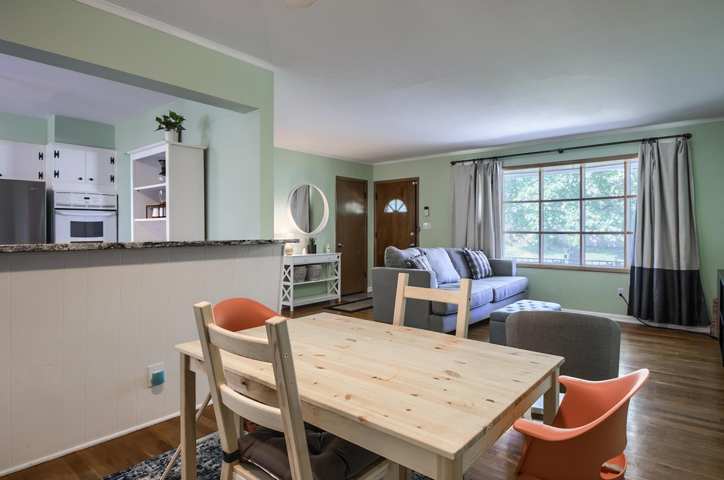 1176 Bellflower Ave, Columbus OH  43204-2782 exterior