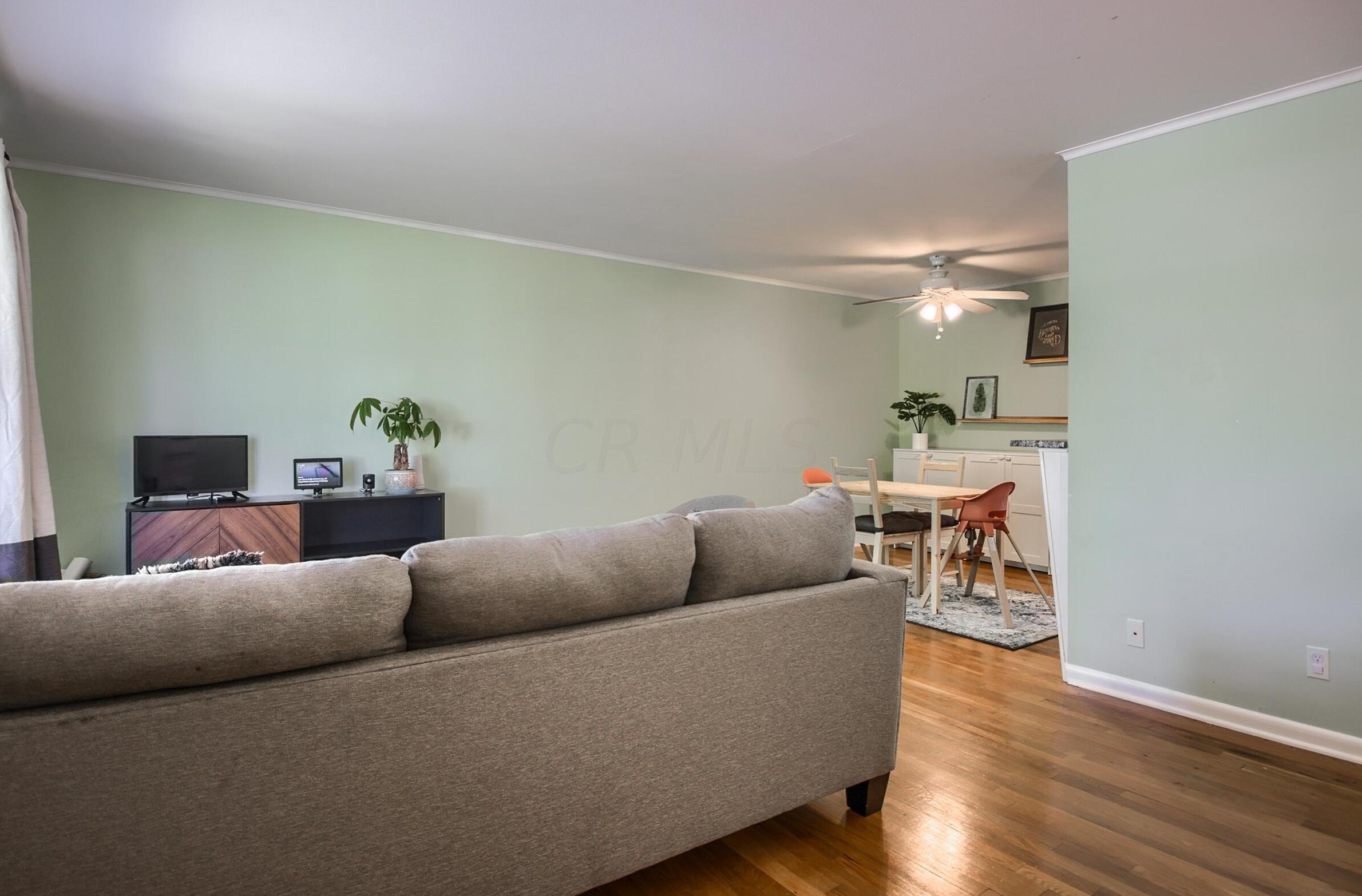 1176 Bellflower Ave, Columbus OH  43204-2782 exterior