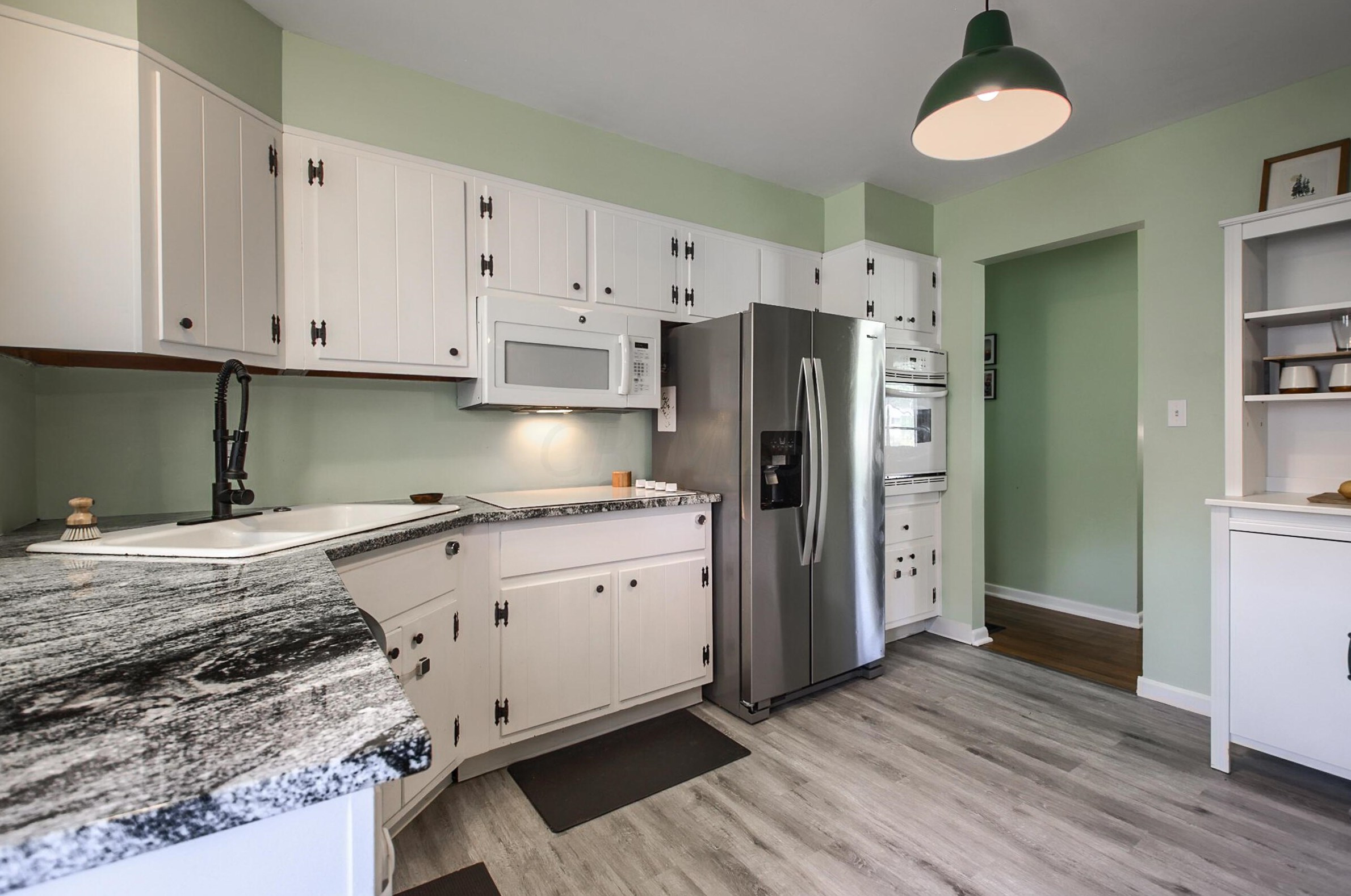 1176 Bellflower Ave, Columbus OH  43204-2782 exterior