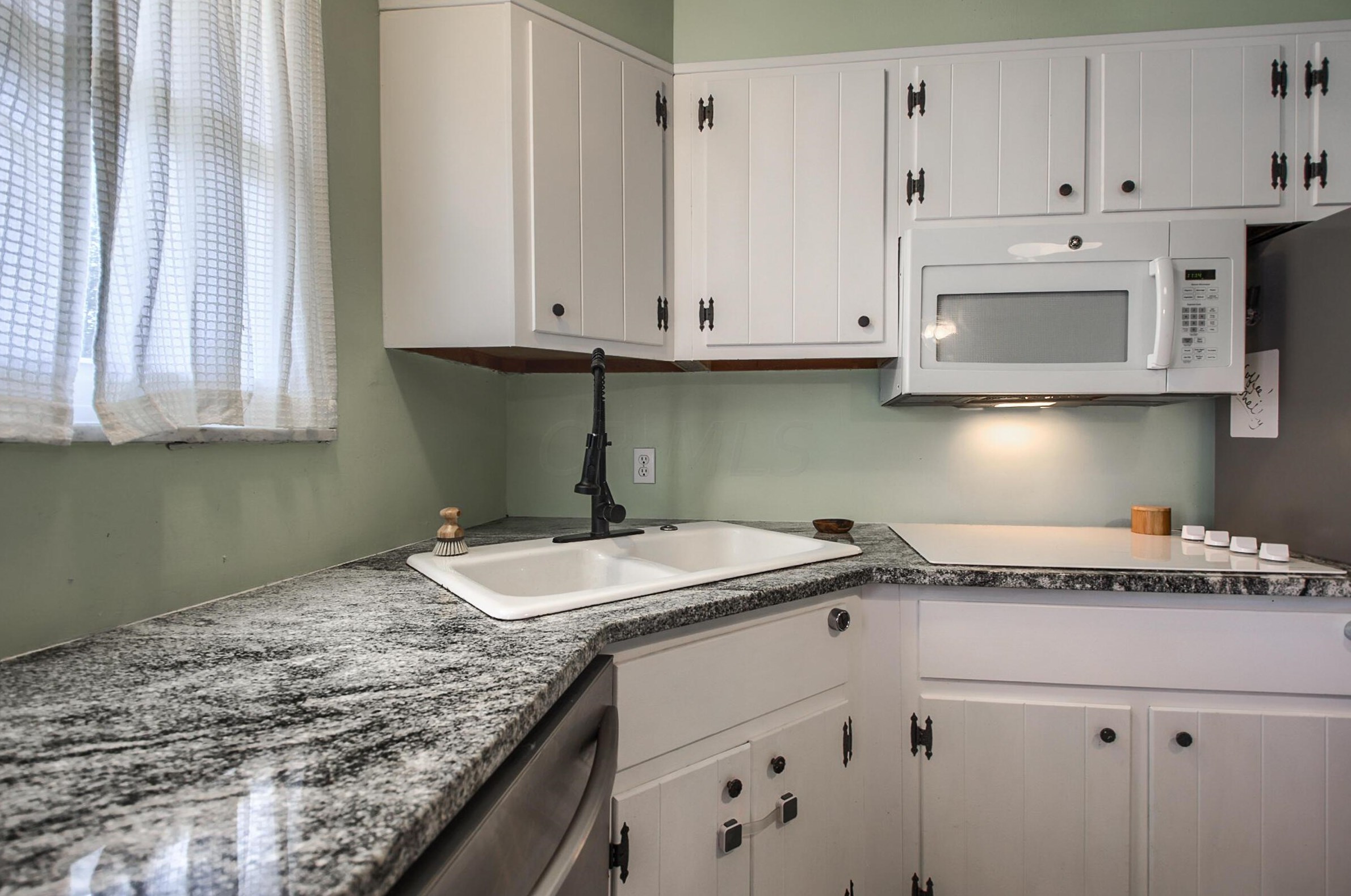 1176 Bellflower Ave, Columbus OH  43204-2782 exterior