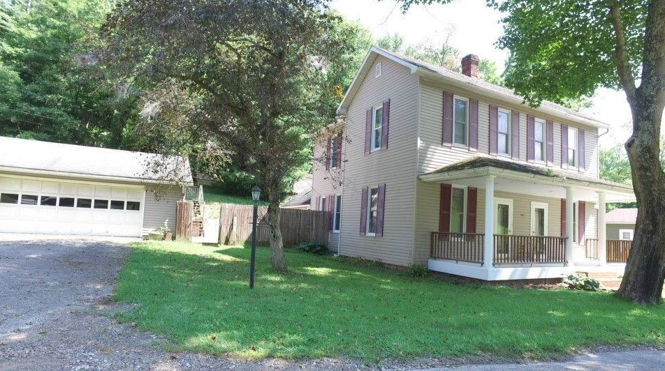 768 Marietta St, Hide Away Hills, OH 43107