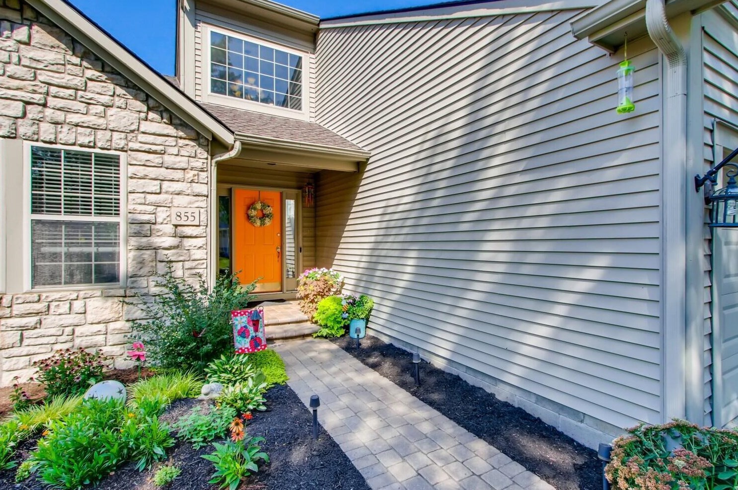 855 Cape Henry Dr, Columbus, OH 43228-9289