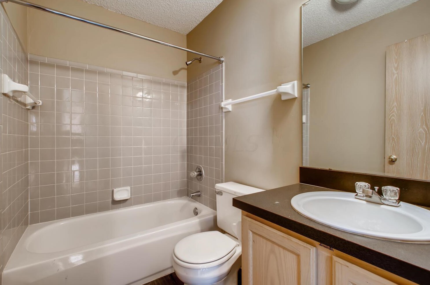 430 Schyler Way, Columbus OH  43230-4380 exterior