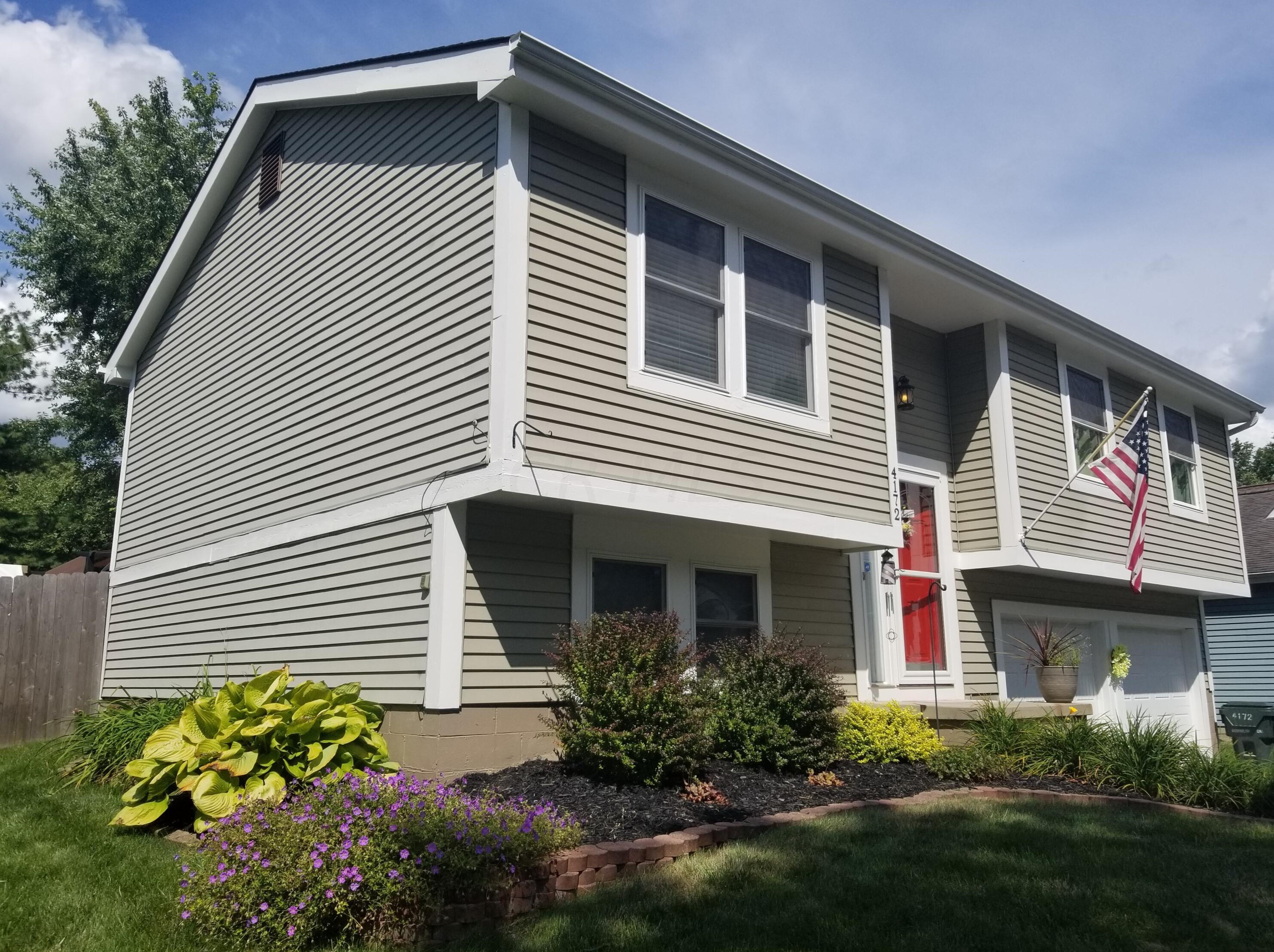 4172 Berrybush Dr, Columbus, OH 43230-5106