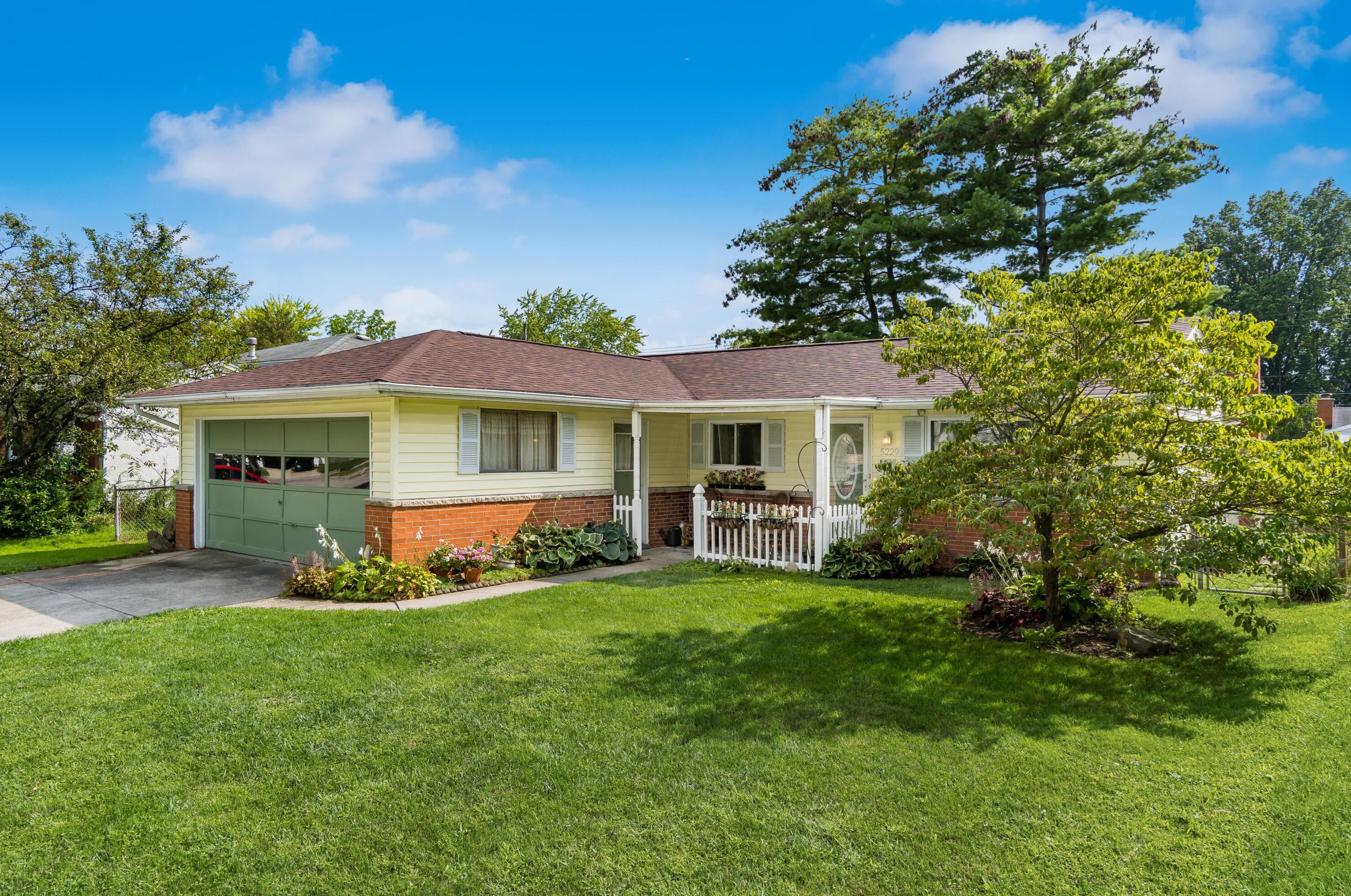 5229 Jameson Dr, Columbus, OH 43232-4641