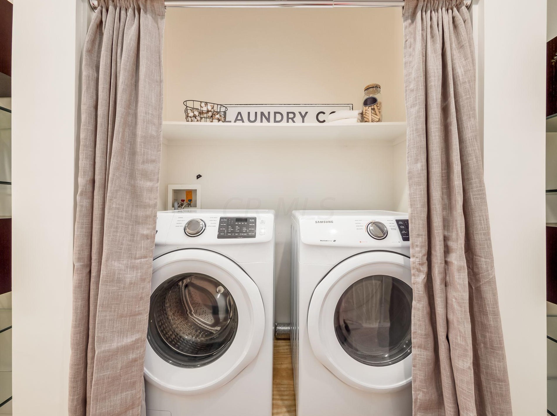 1257 Hunter Ave, Columbus OH 43201-3231 exterior