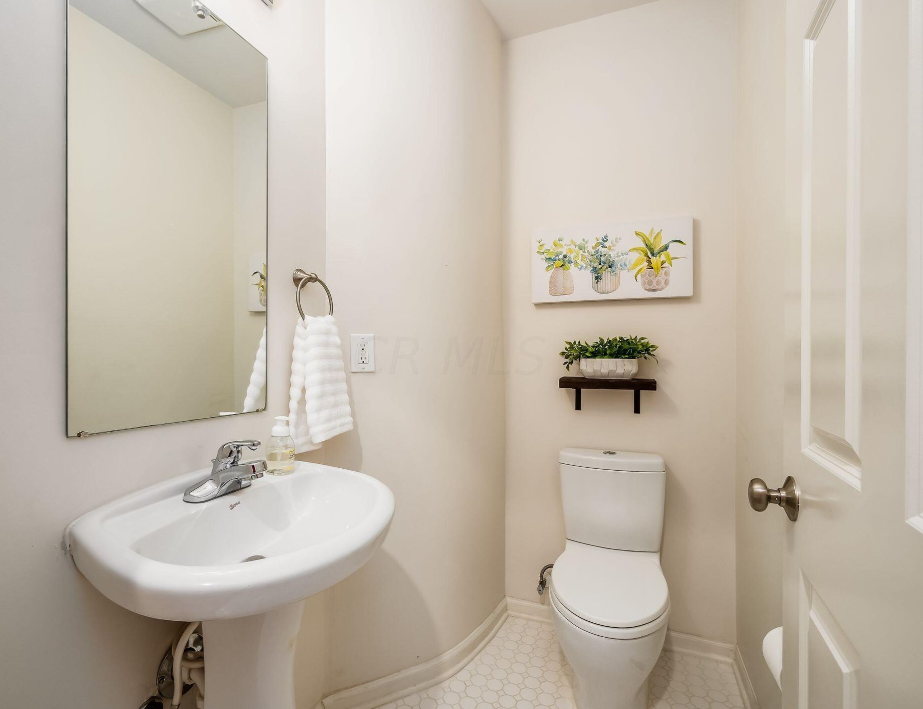 1257 Hunter Ave, Columbus OH 43201-3231 exterior