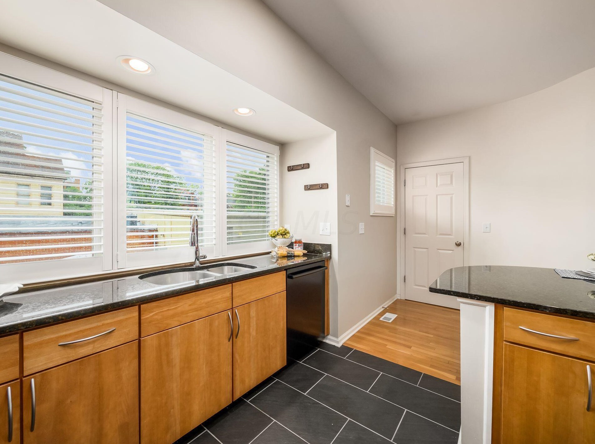 1257 Hunter Ave, Columbus OH 43201-3231 exterior