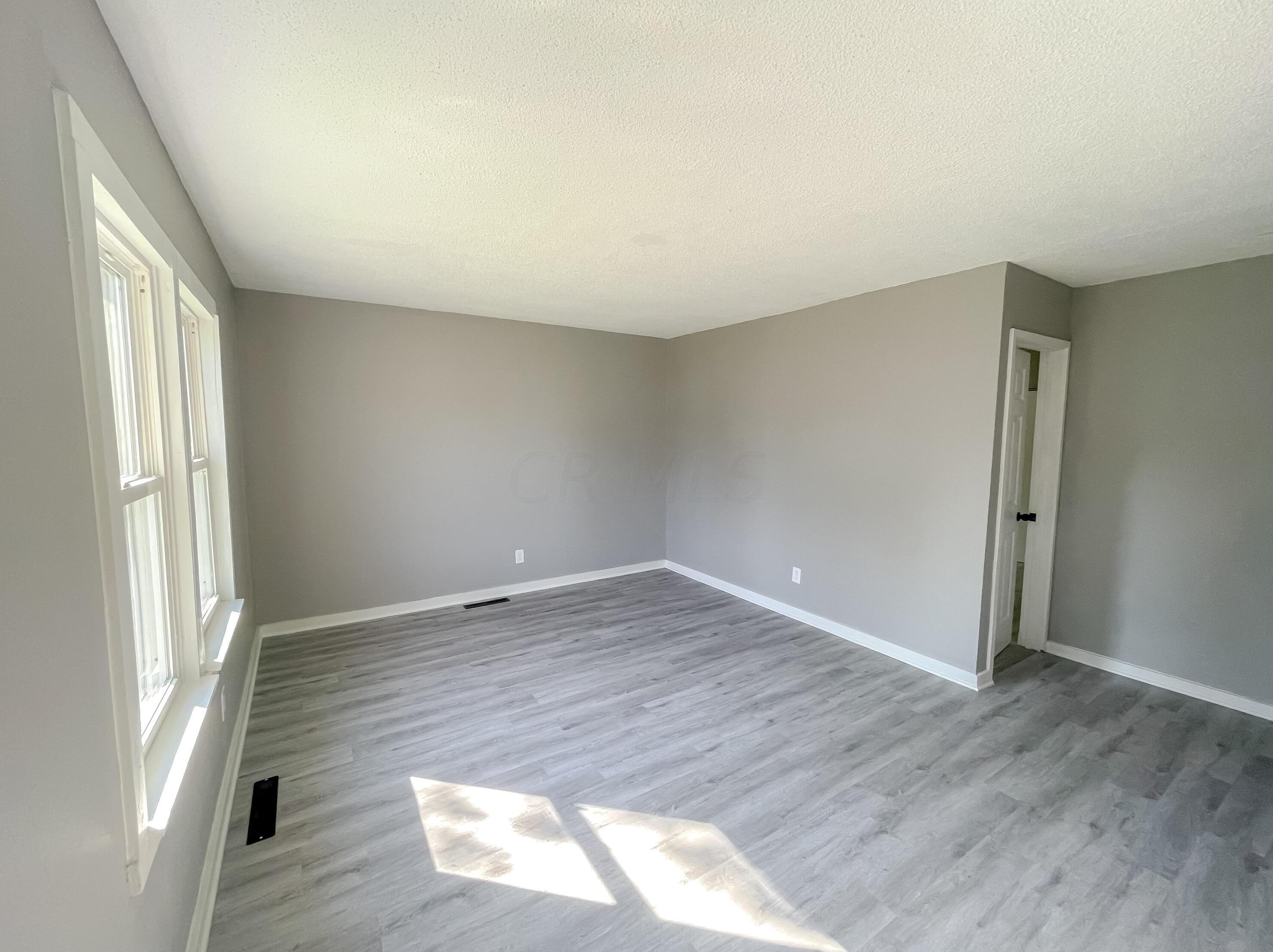 3105 Southfield Dr, Columbus, OH 43207-3233