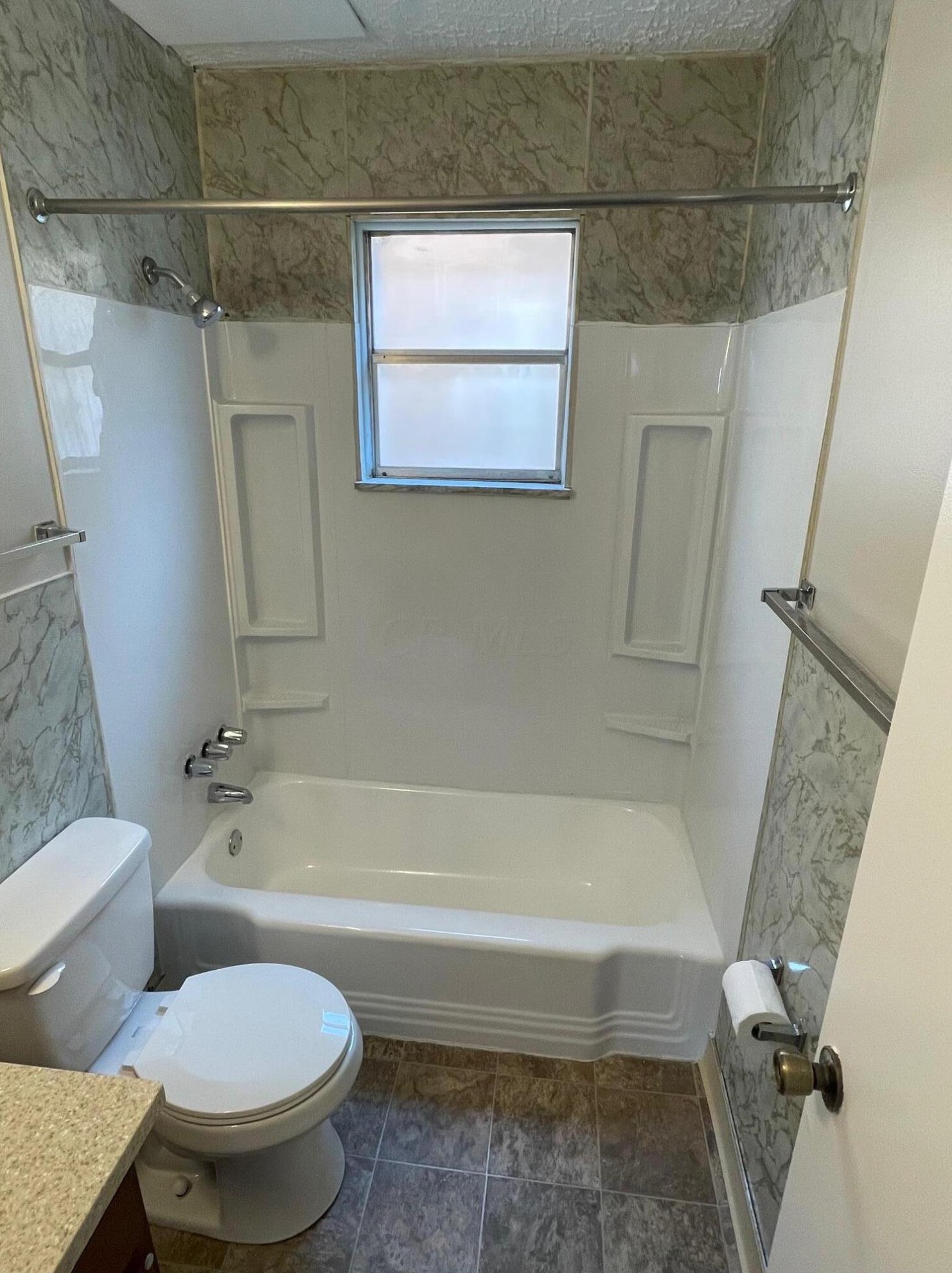 272-284 Broadmeadows Blvd, Columbus OH  43214-1014 exterior