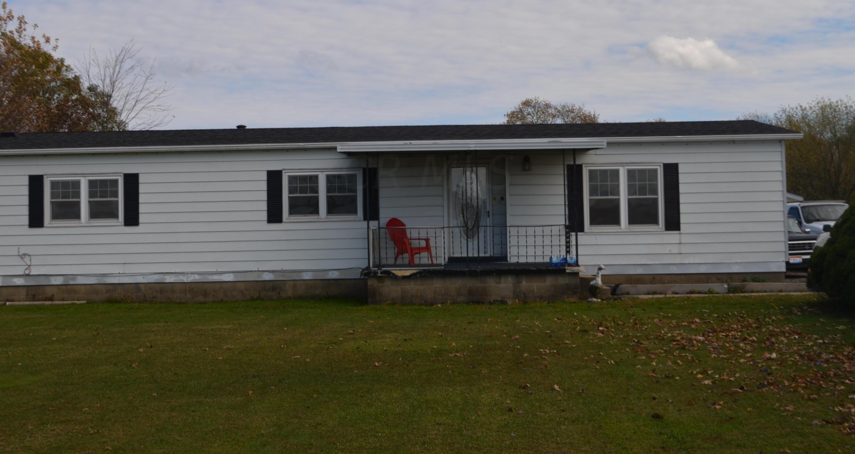 2819 County Line Rd, Johnstown, OH 43031