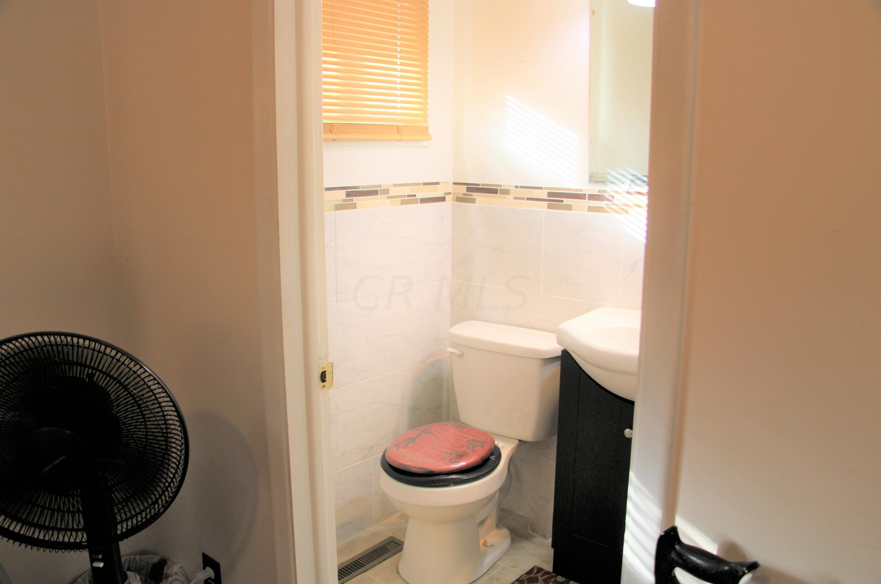 2426 Brentnell Ave, Columbus OH 43211-1963 exterior