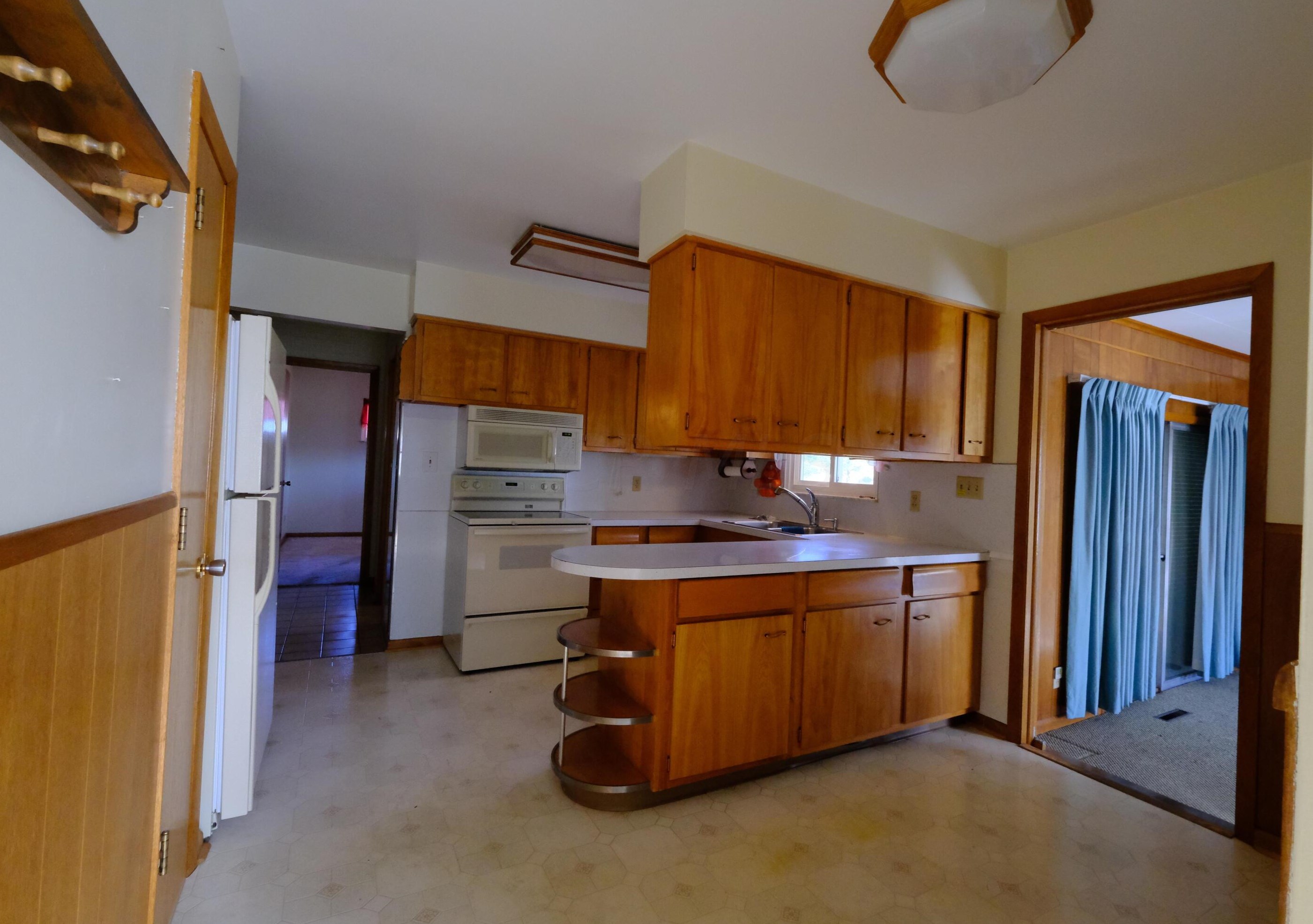 798 Bernhard Rd, Columbus OH 43213-1937 exterior