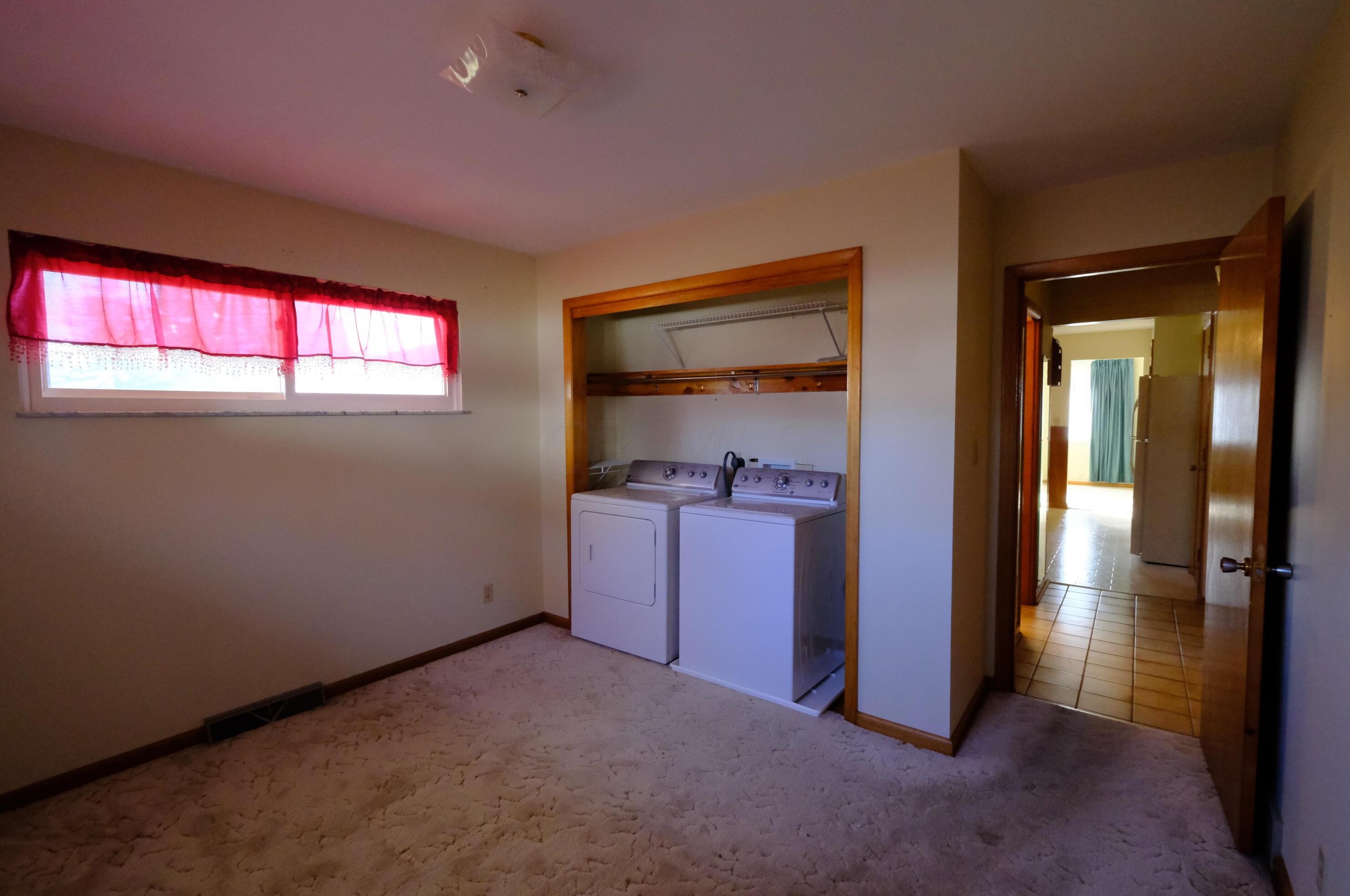 798 Bernhard Rd, Columbus OH 43213-1937 exterior