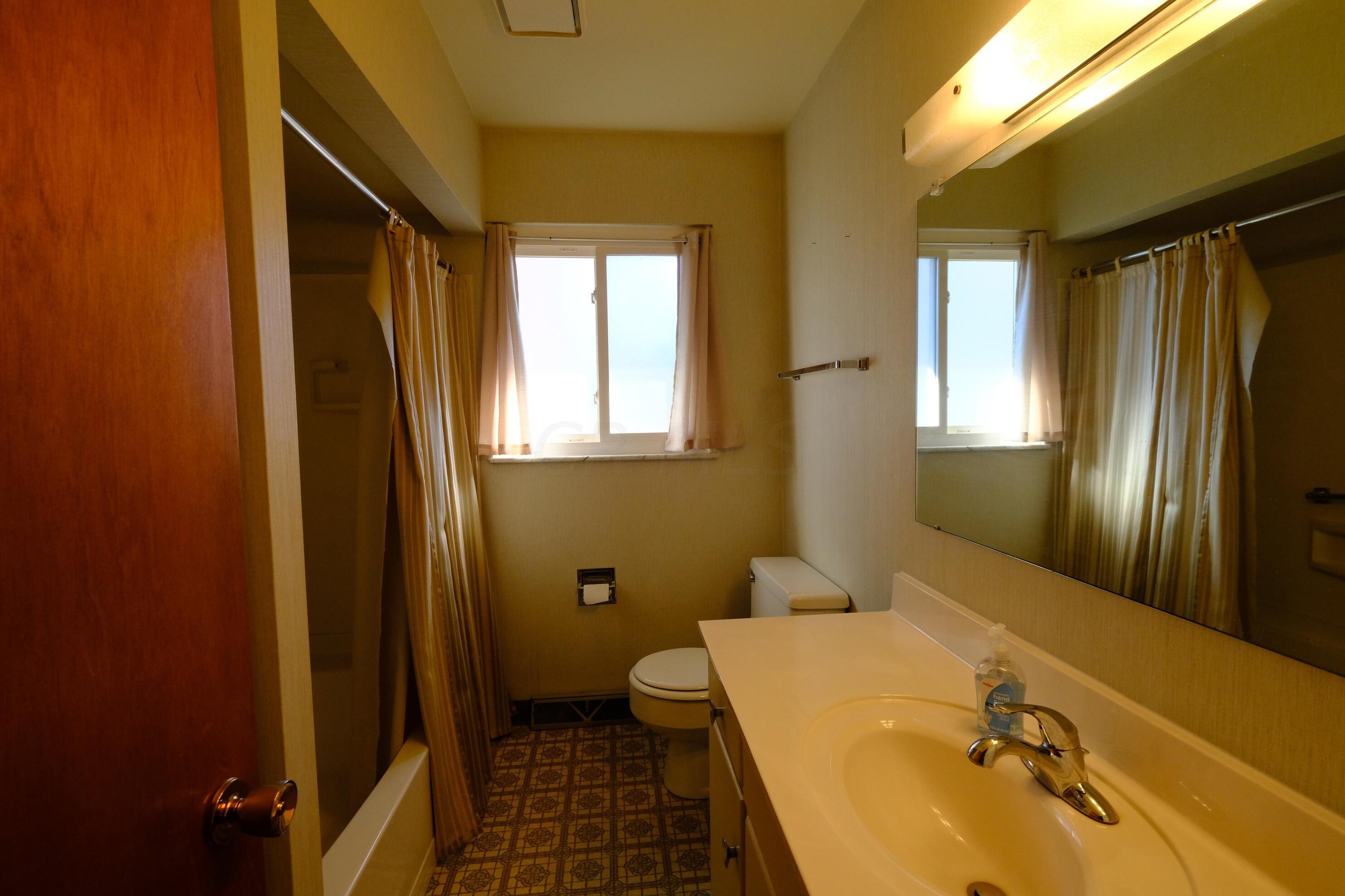 798 Bernhard Rd, Columbus OH 43213-1937 exterior