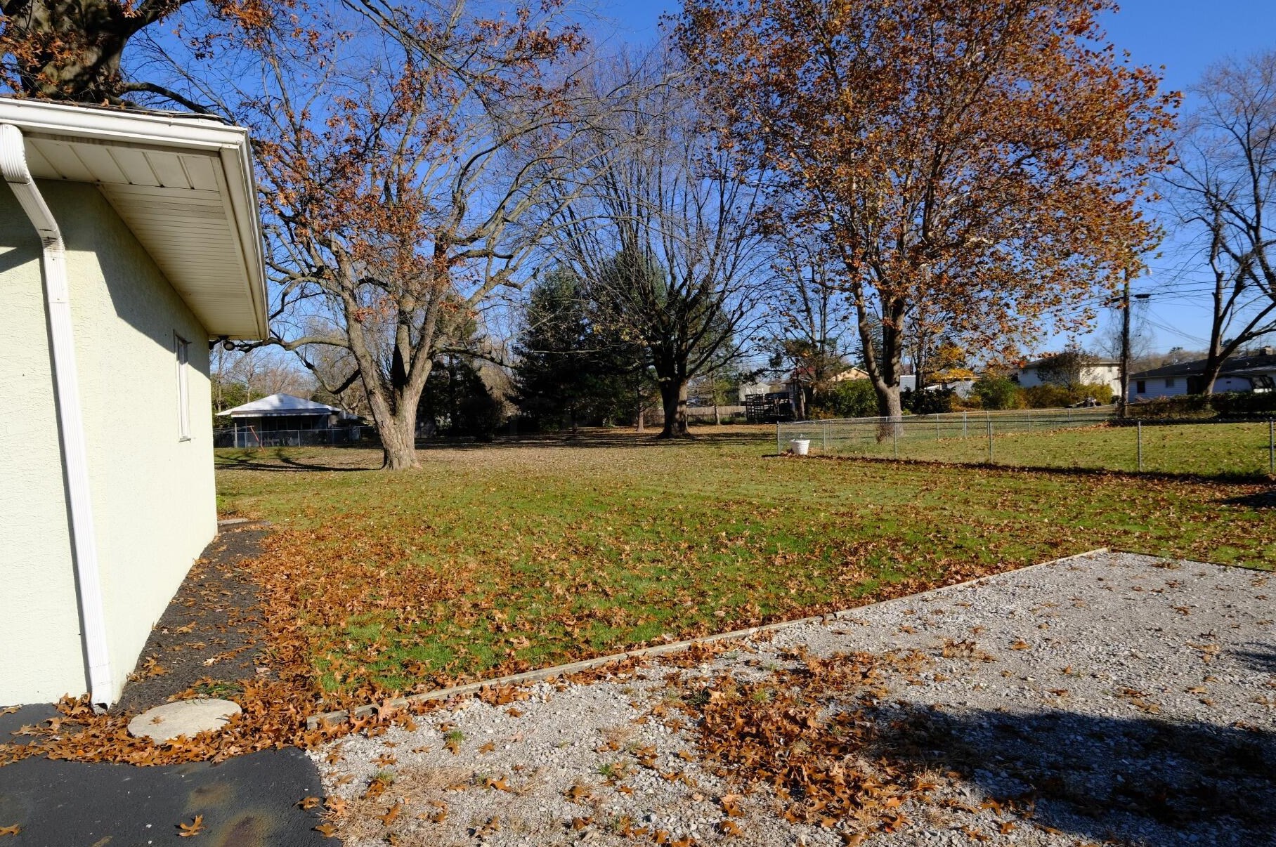 798 Bernhard Rd, Columbus OH 43213-1937 exterior