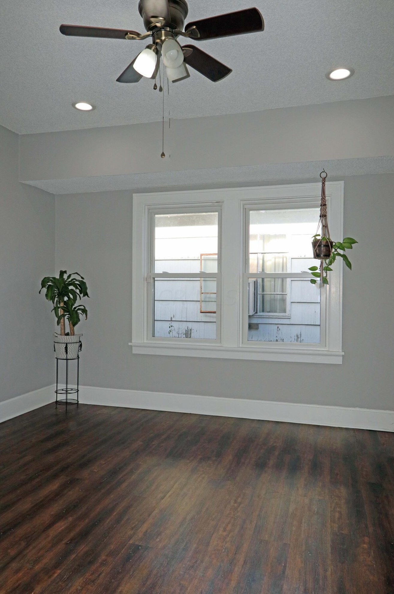 465 Huron Ave, Columbus OH 43204-2661 exterior