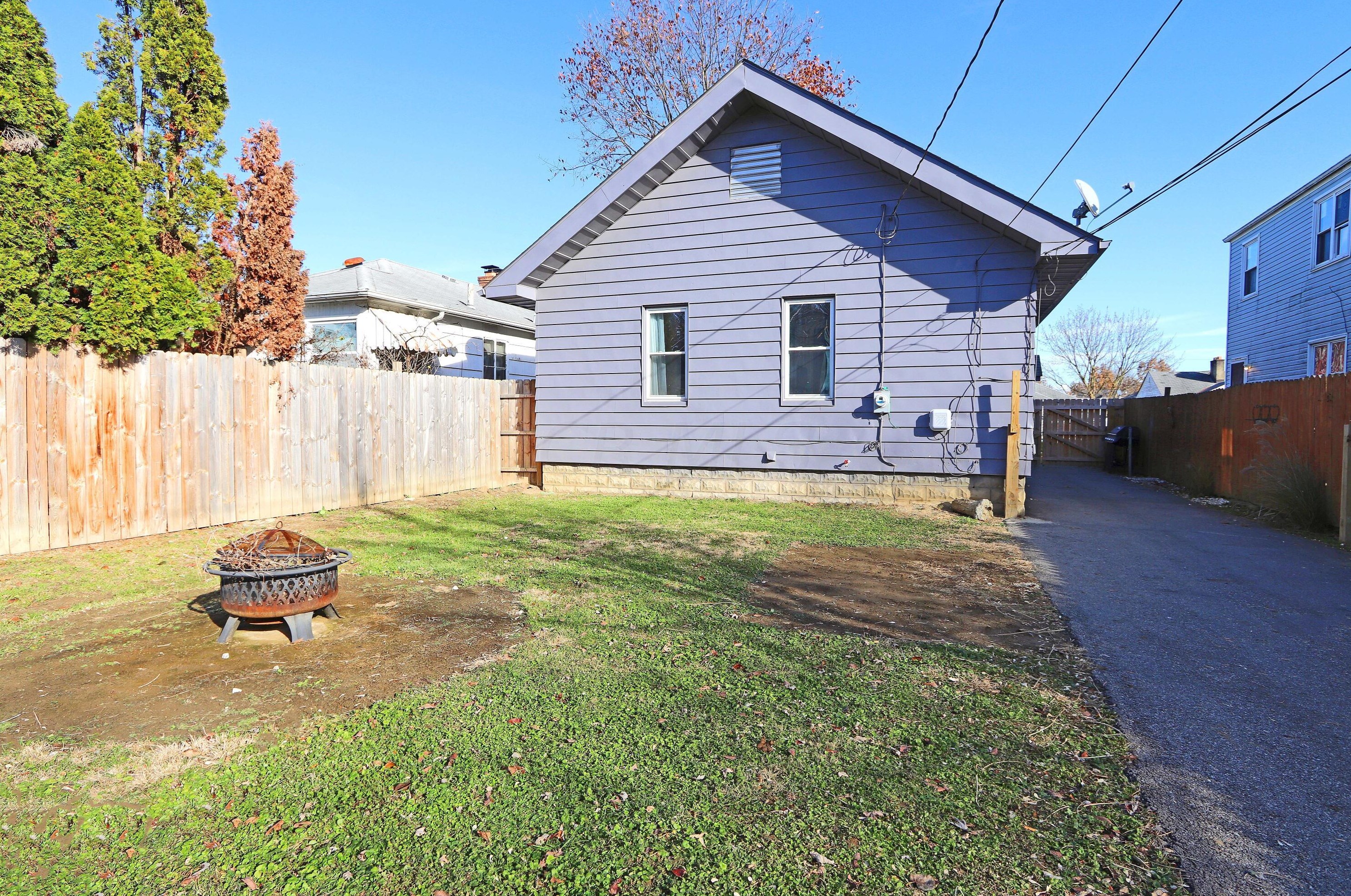 465 Huron Ave, Columbus OH 43204-2661 exterior