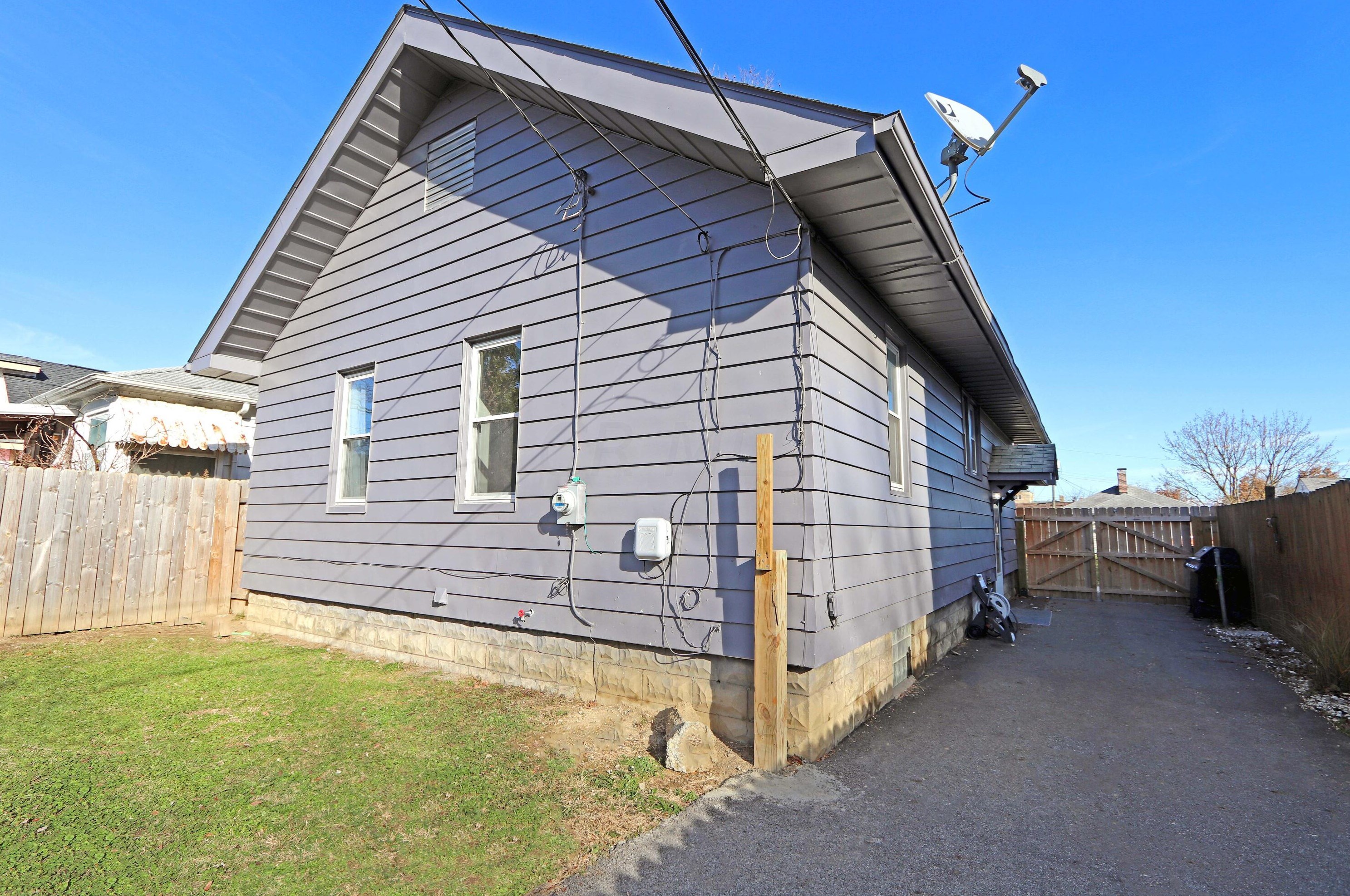 465 Huron Ave, Columbus OH 43204-2661 exterior