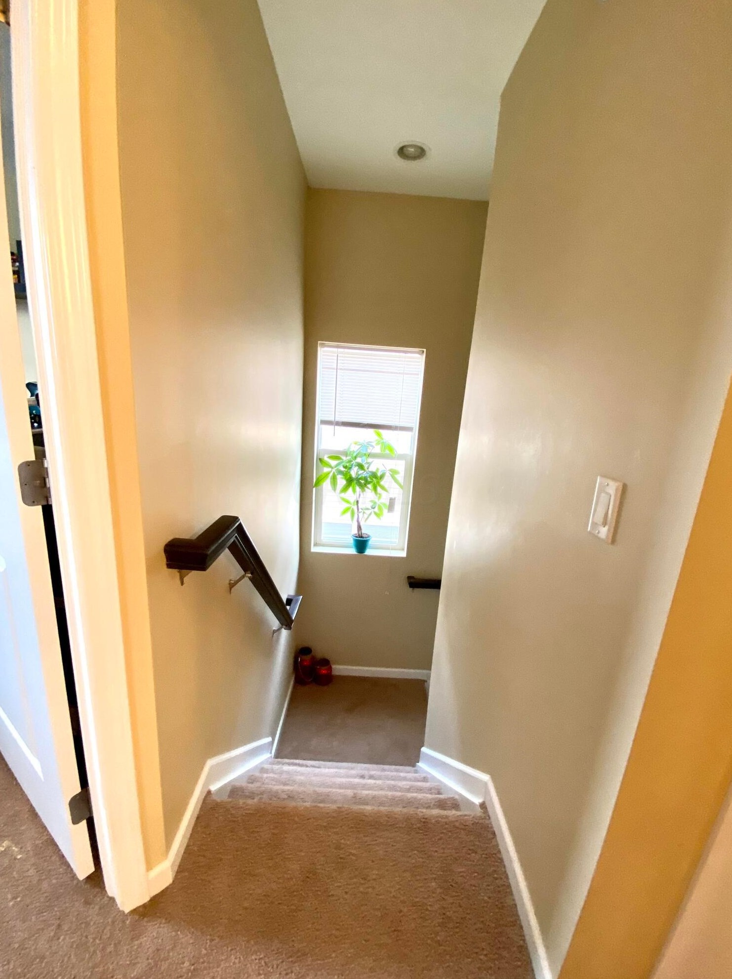 149 20 St, Columbus OH 43203-1504 exterior