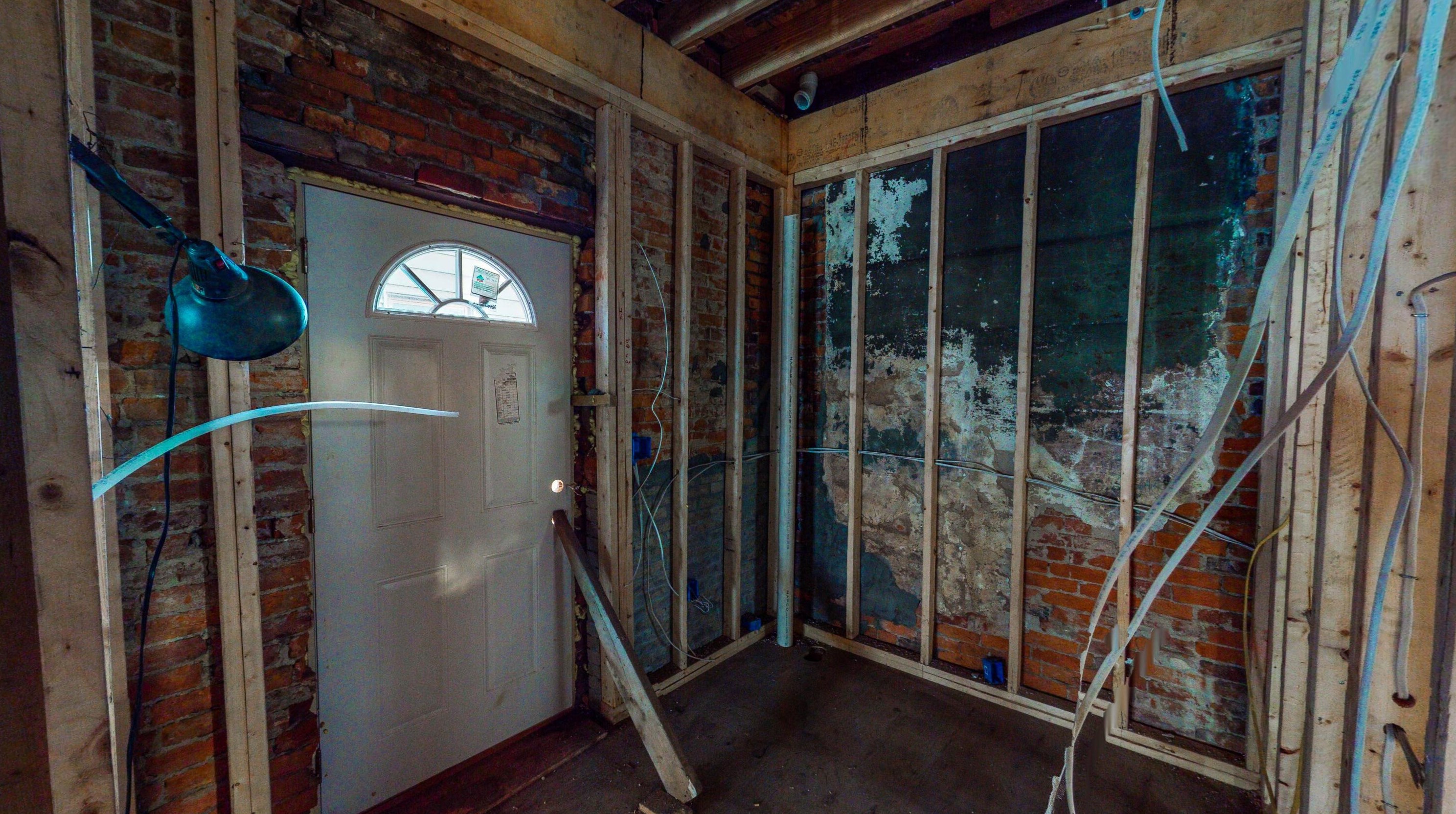 1271 Long St, Columbus OH 43203-2097 exterior