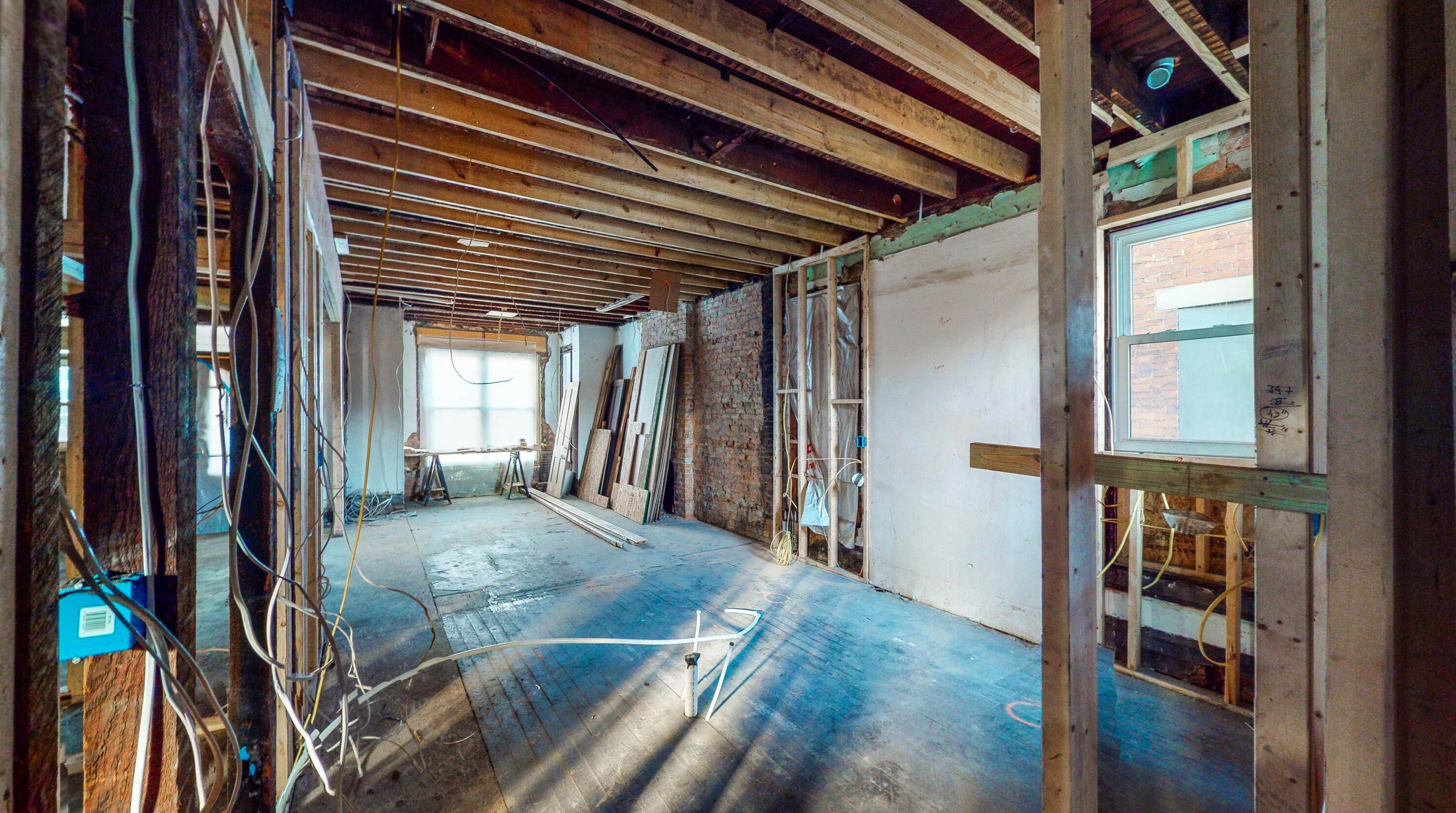 1271 Long St, Columbus OH 43203-2097 exterior