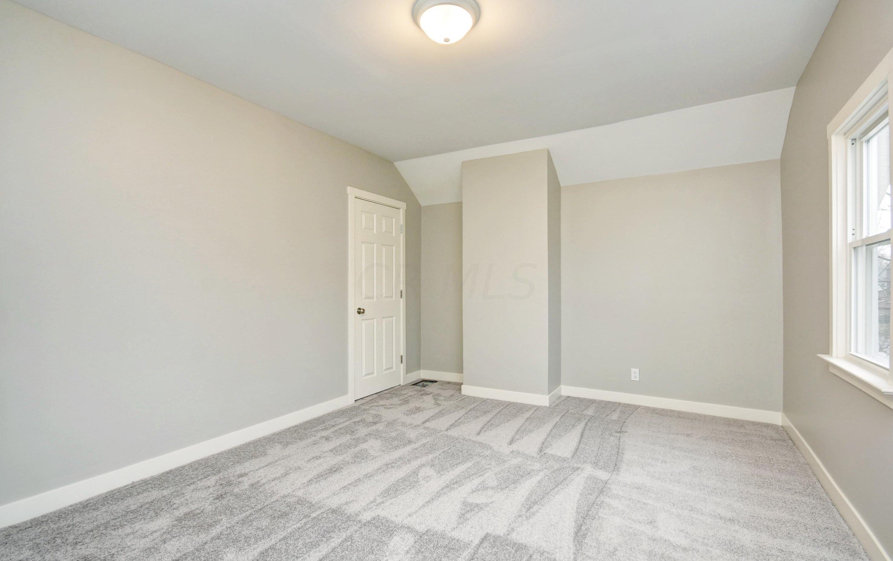 948 Lockbourne Rd, Columbus OH 43206-1625 exterior