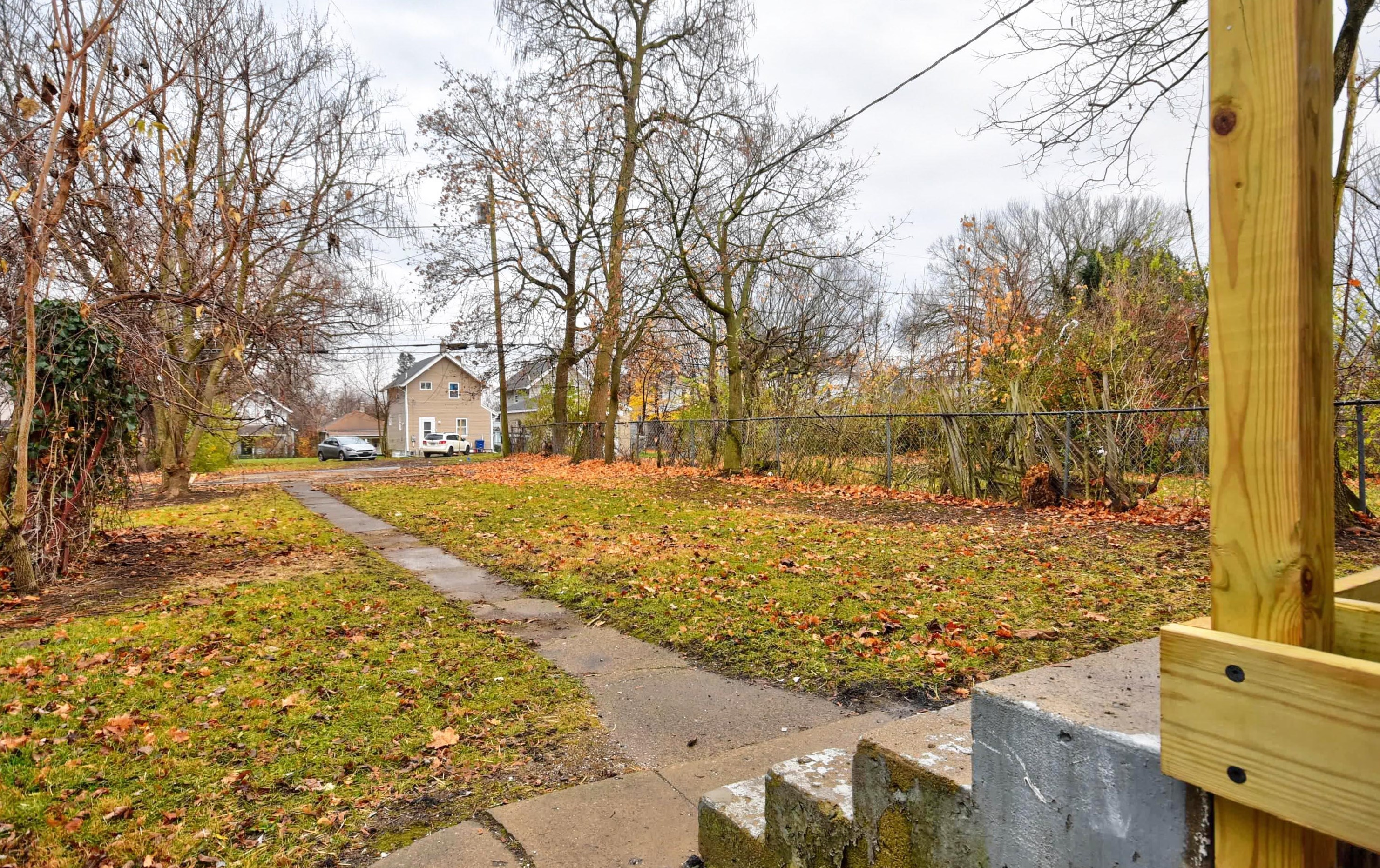 948 Lockbourne Rd, Columbus OH 43206-1625 exterior