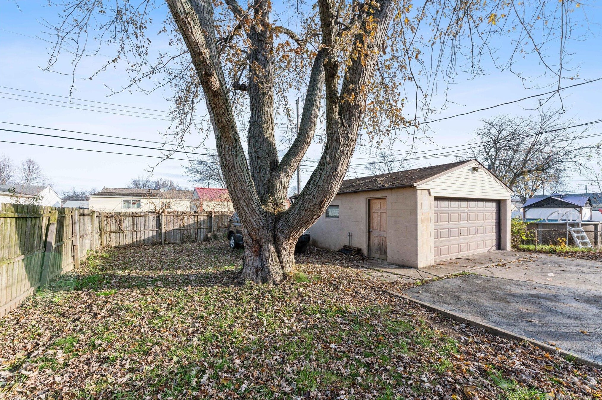 3760 Lynward Rd, Columbus OH 43228-3138 exterior