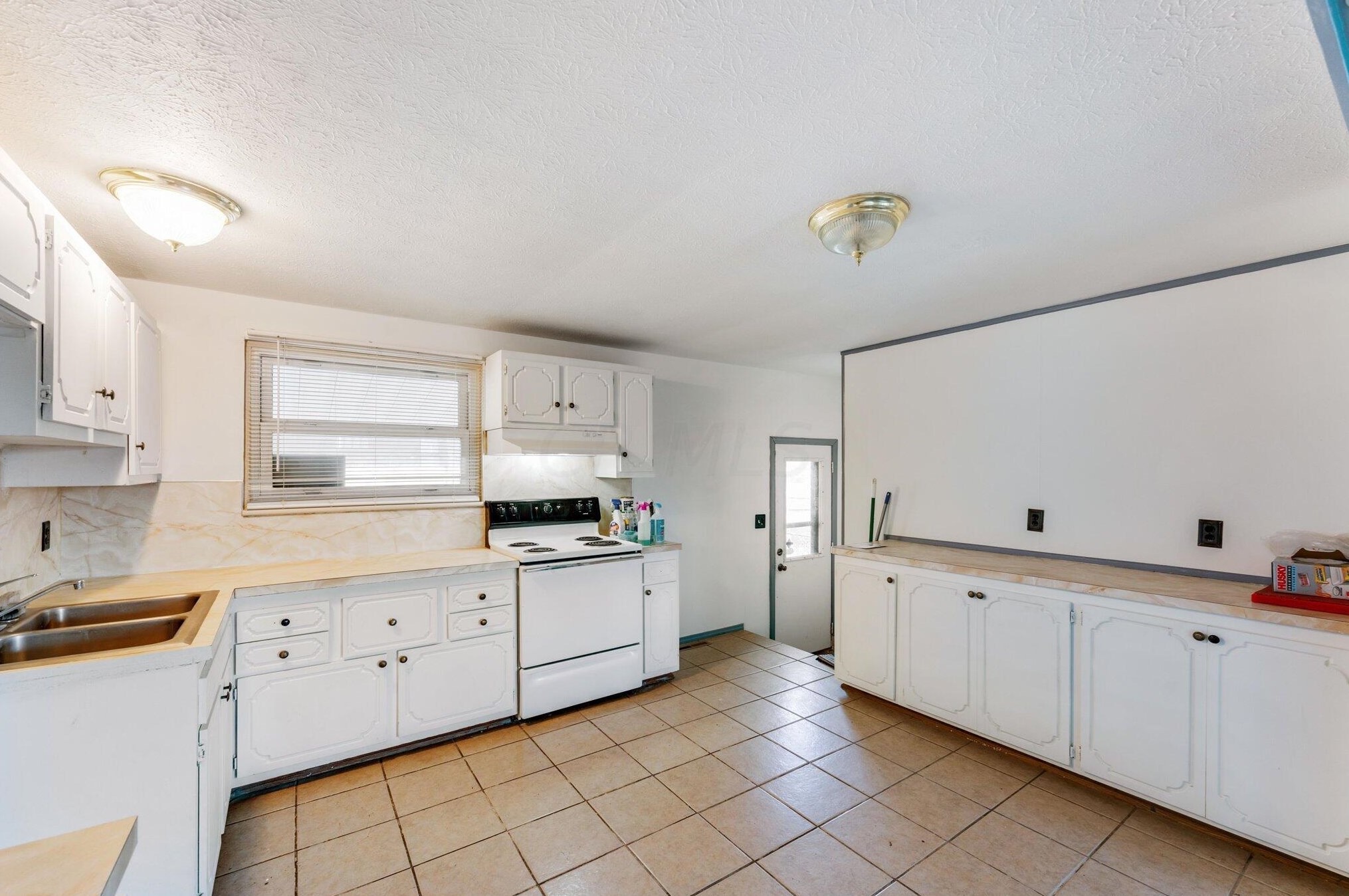 3760 Lynward Rd, Columbus OH 43228-3138 exterior