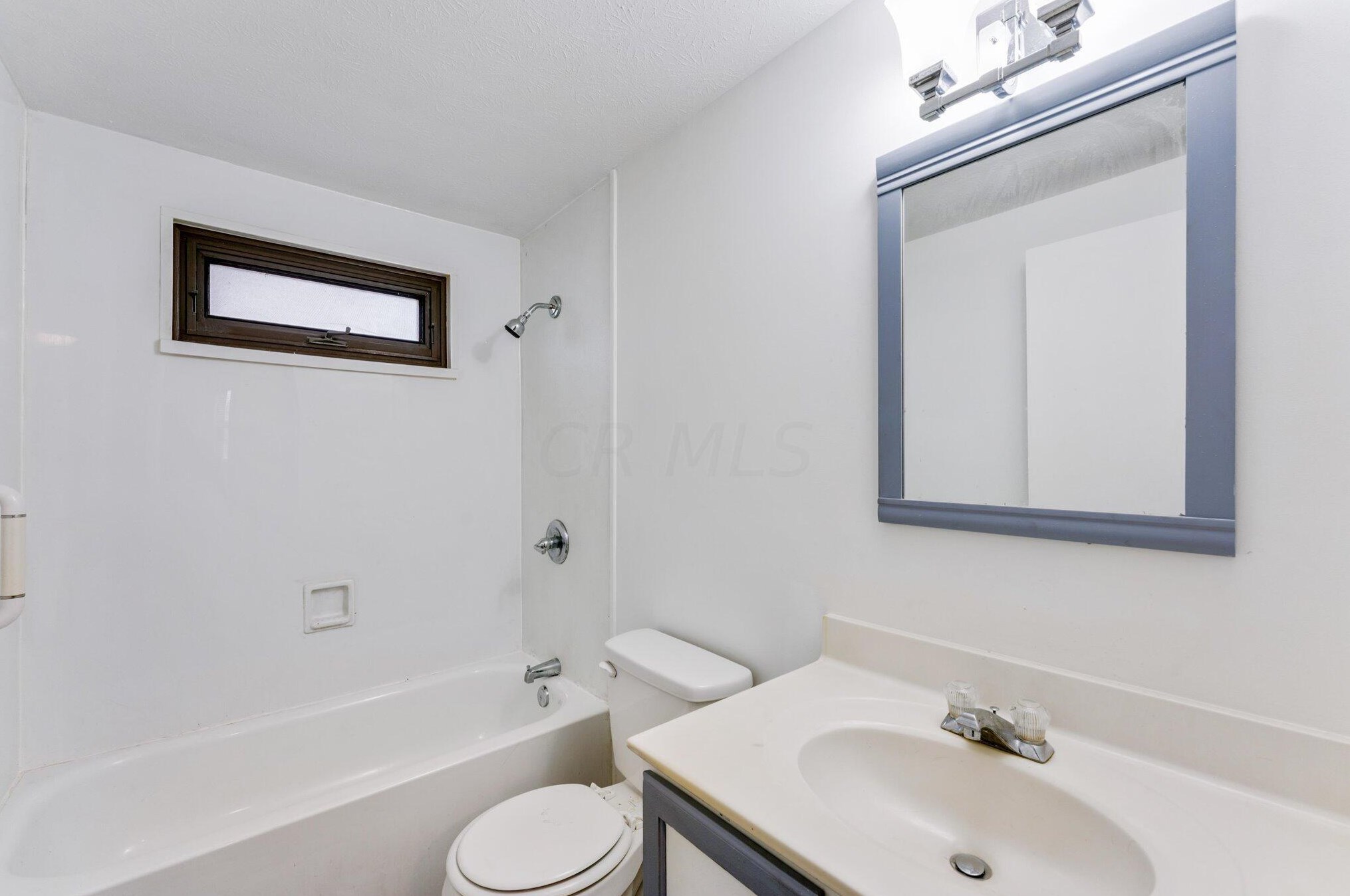 3760 Lynward Rd, Columbus OH 43228-3138 exterior