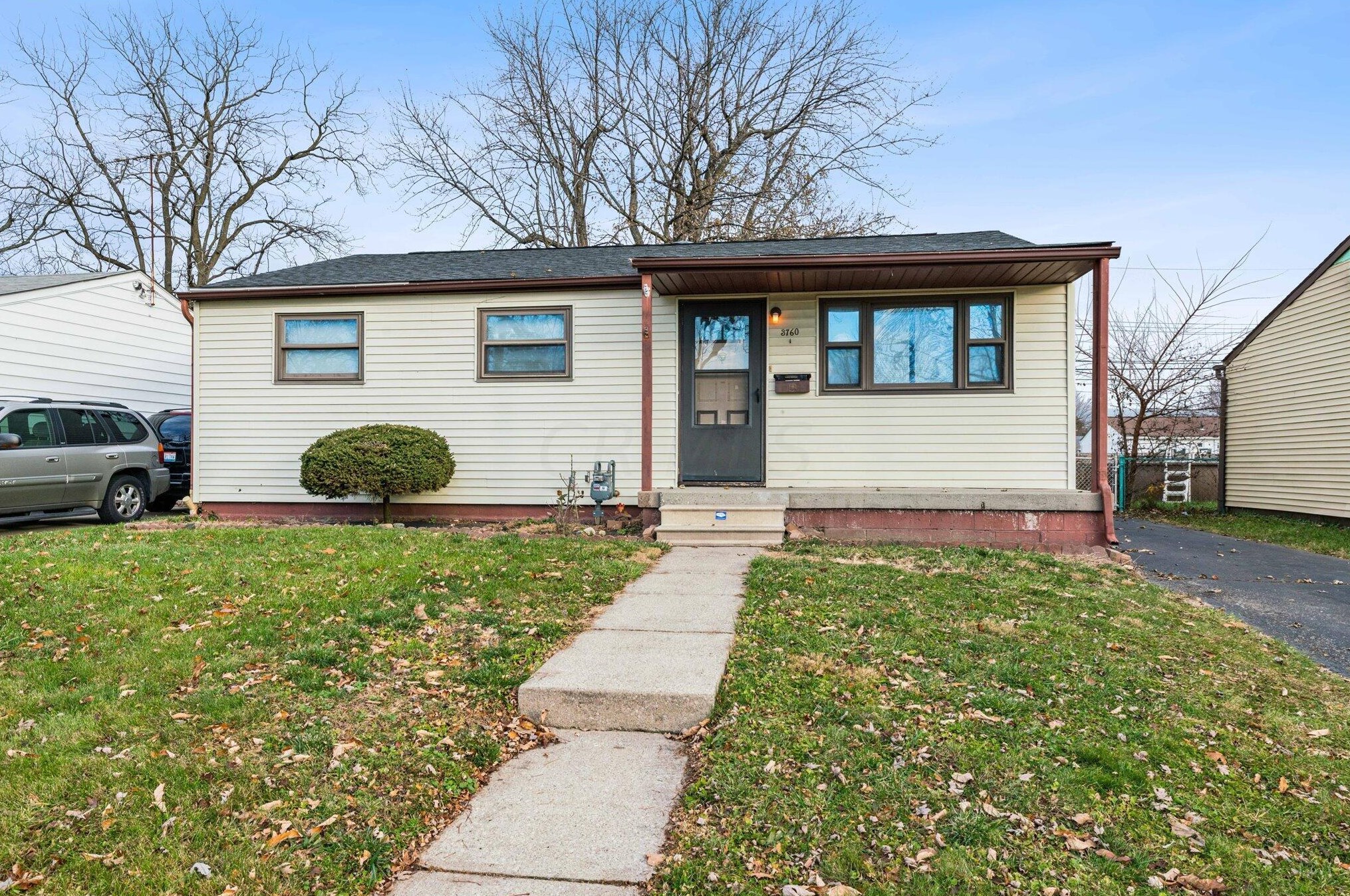 3760 Lynward Rd, Columbus, OH 43228-3160