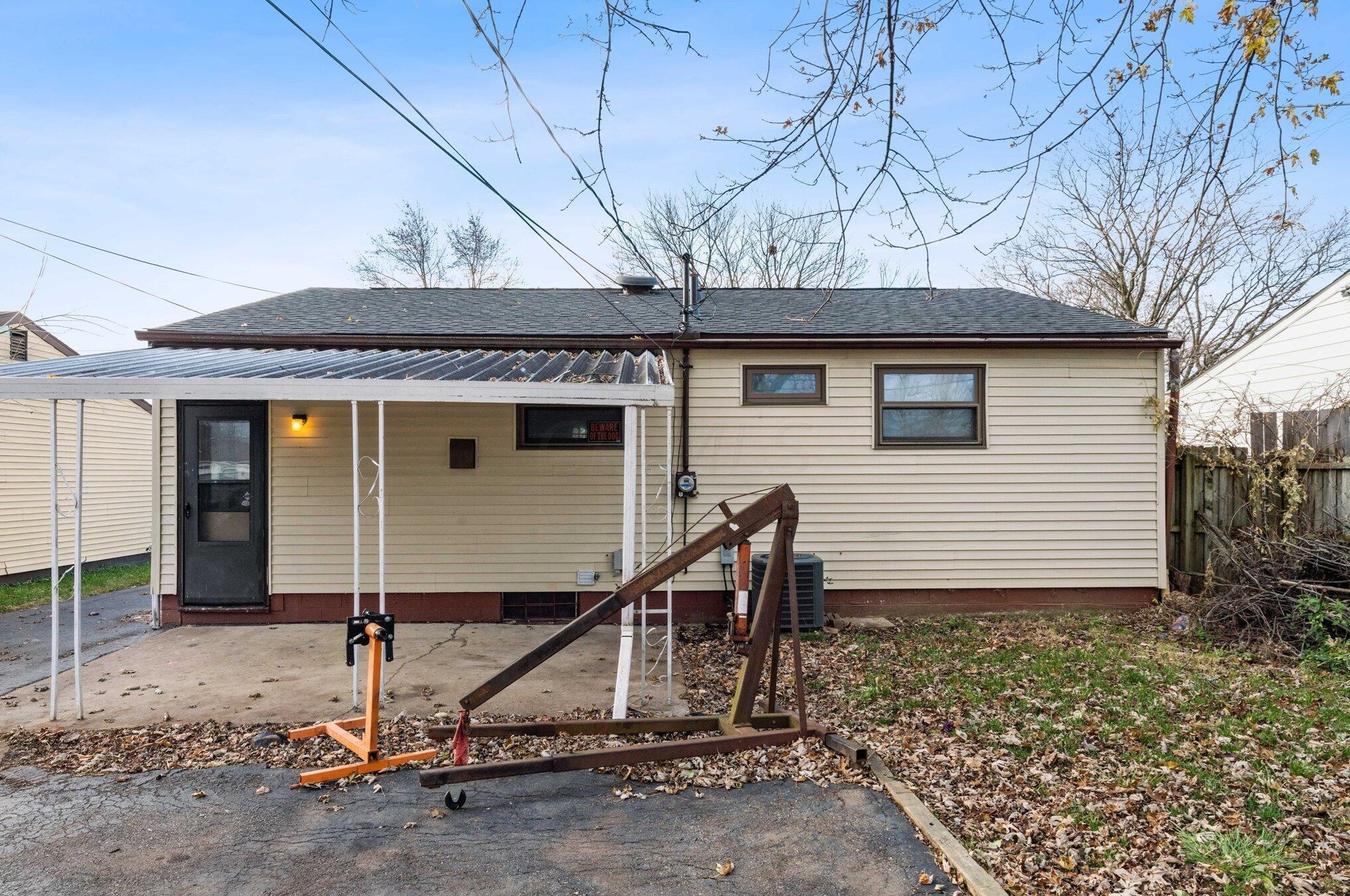 3760 Lynward Rd, Columbus OH 43228-3138 exterior