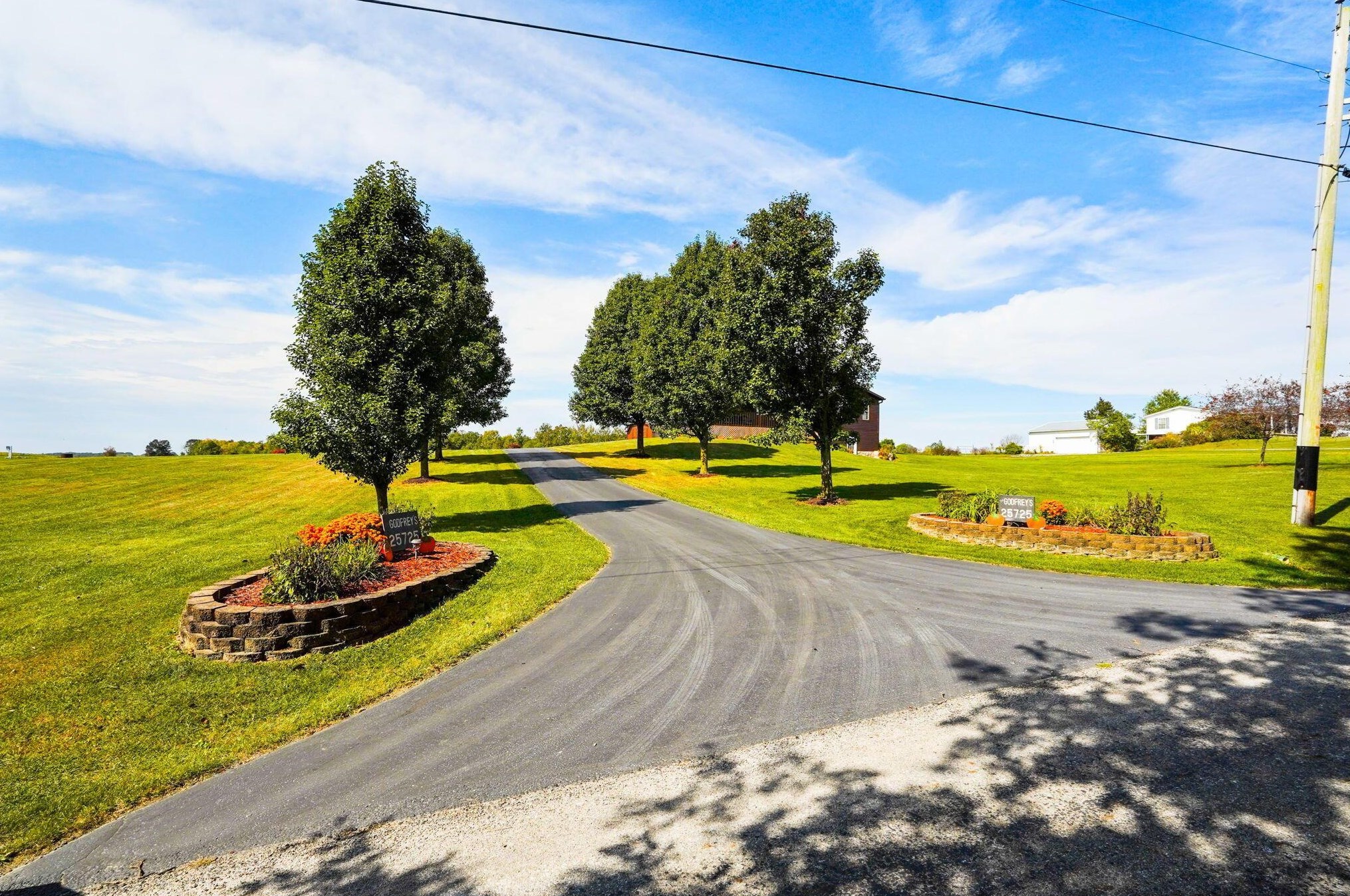 25725 Armstrong Rd, Laurelville, OH 43135