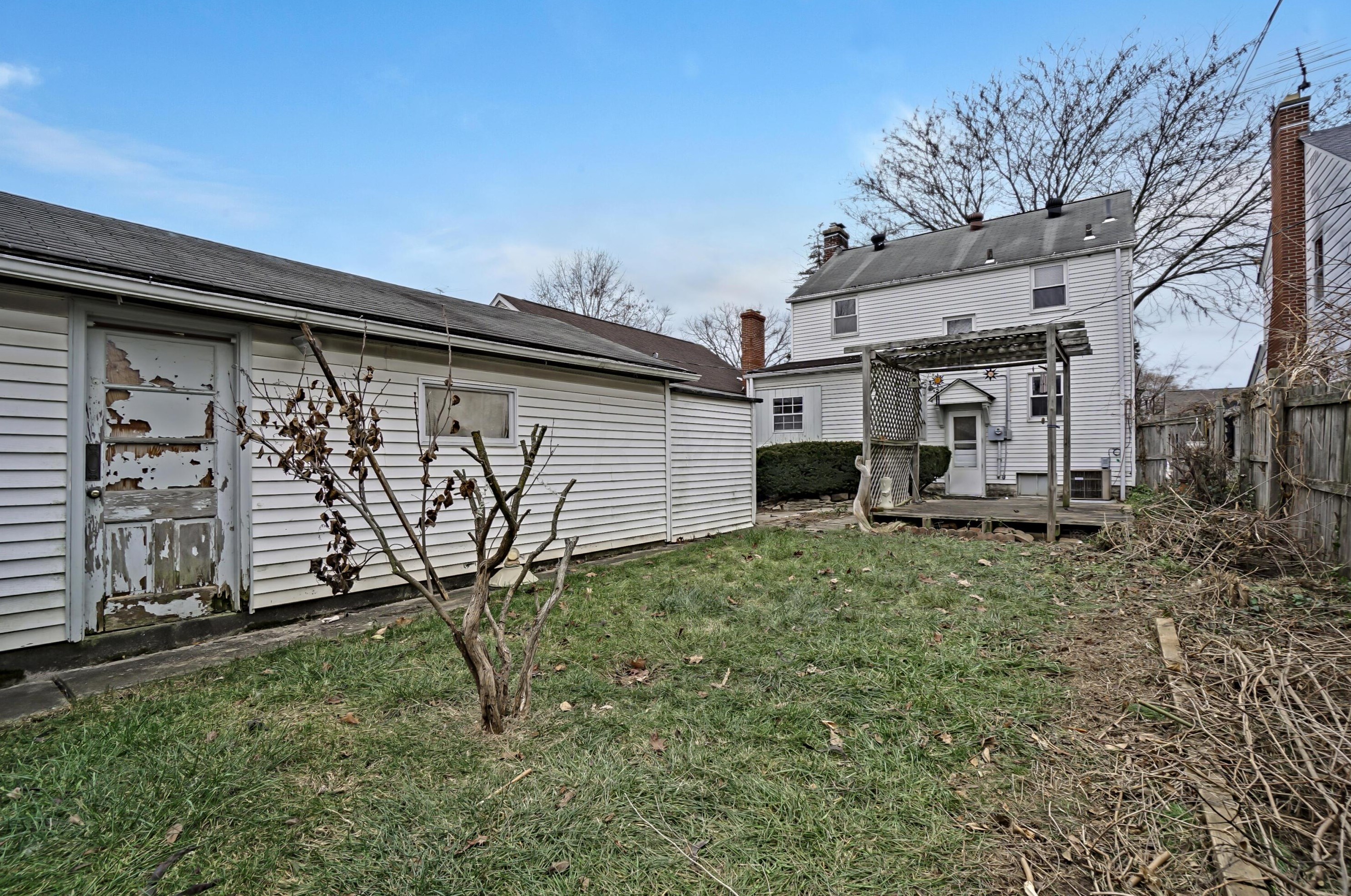 312 Brinker Ave, Columbus OH 43204-2036 exterior