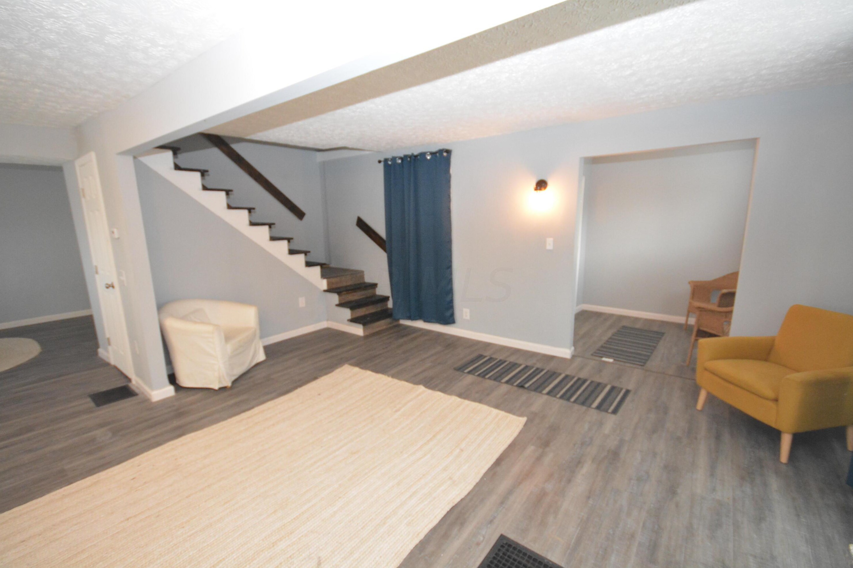 147 Nashoba Ave, Columbus OH 43223-1215 exterior