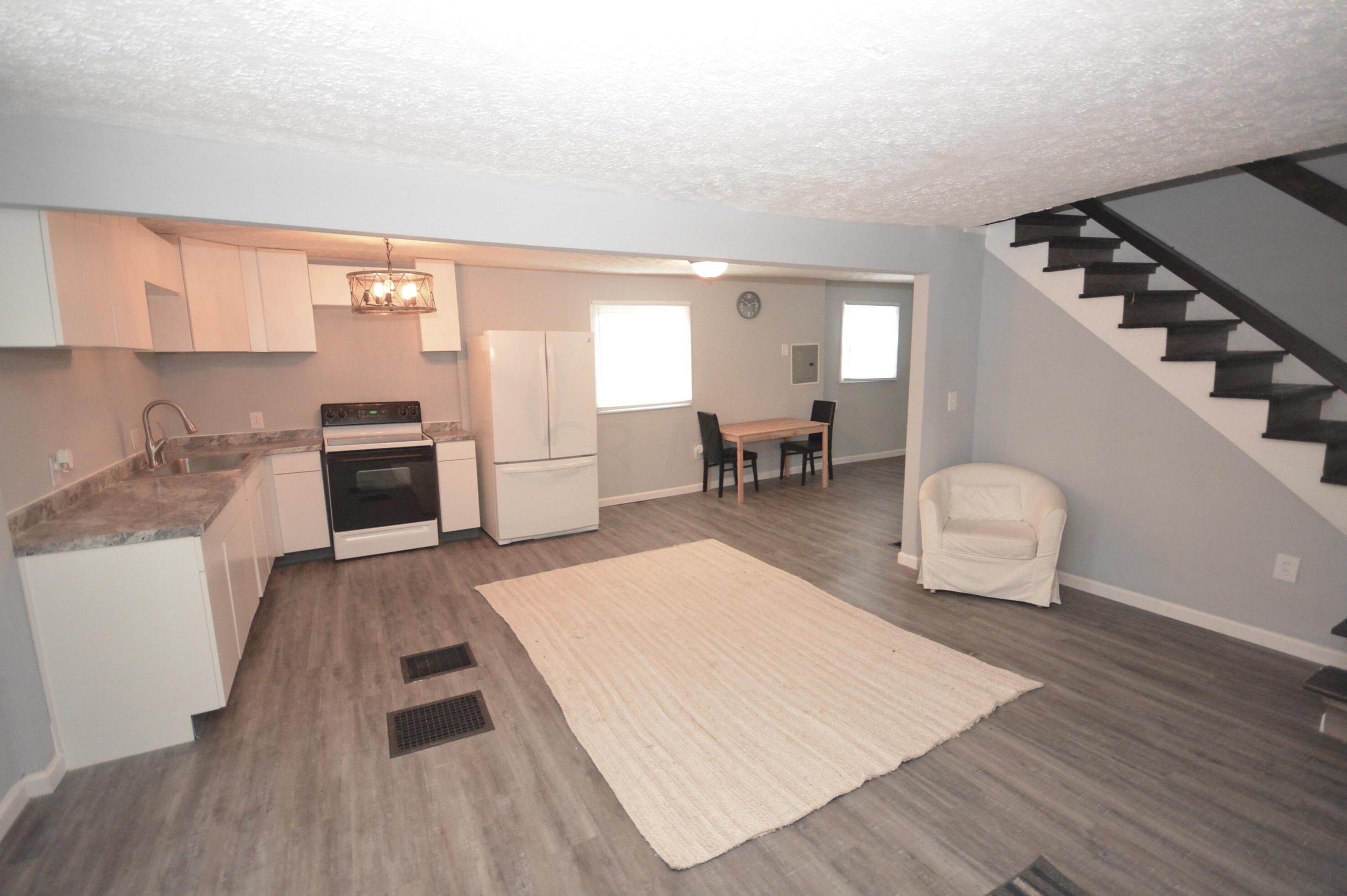 147 Nashoba Ave, Columbus OH 43223-1215 exterior