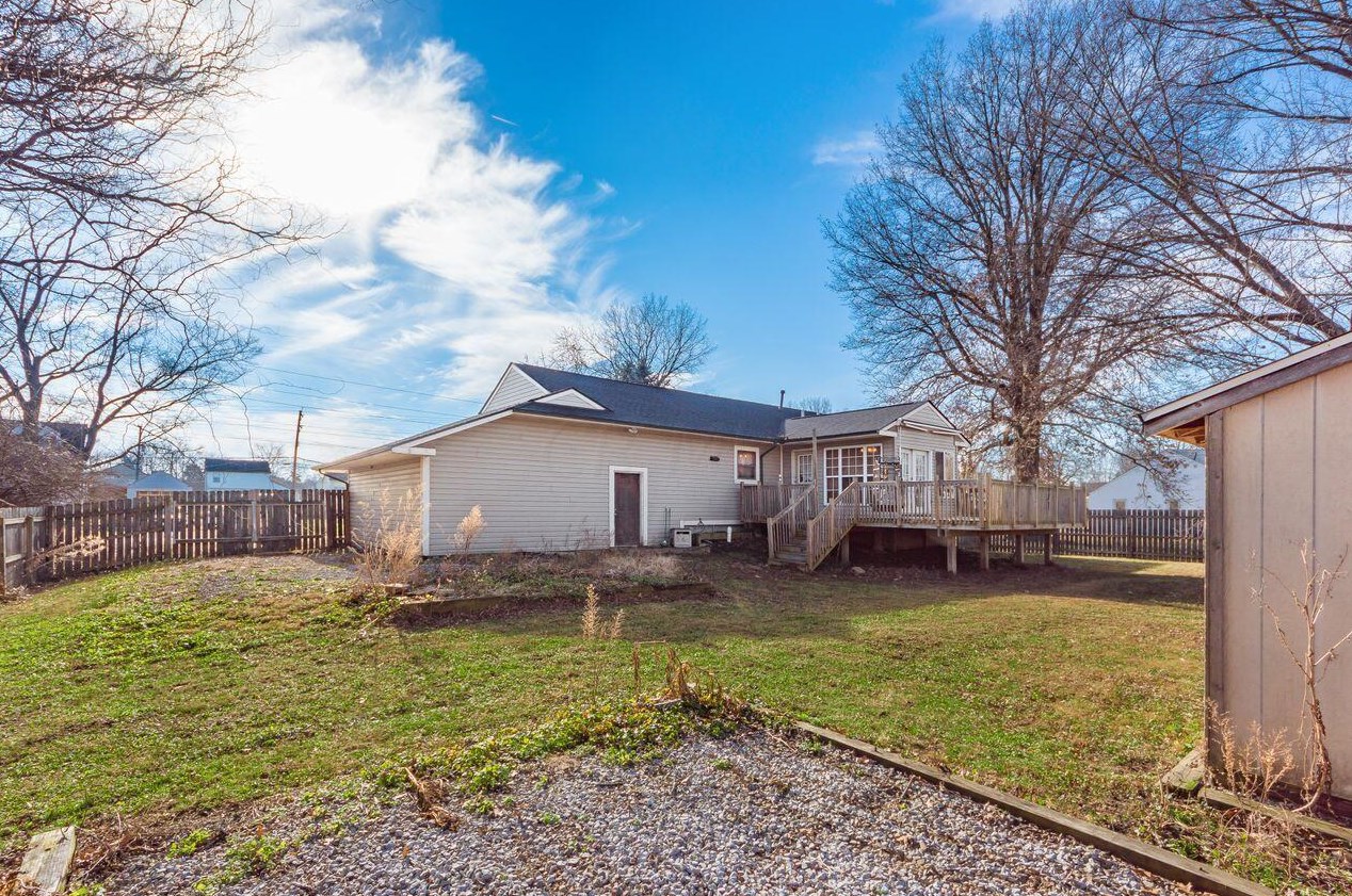 2374 Kilbourne Ave, Columbus OH 43229-4709 exterior