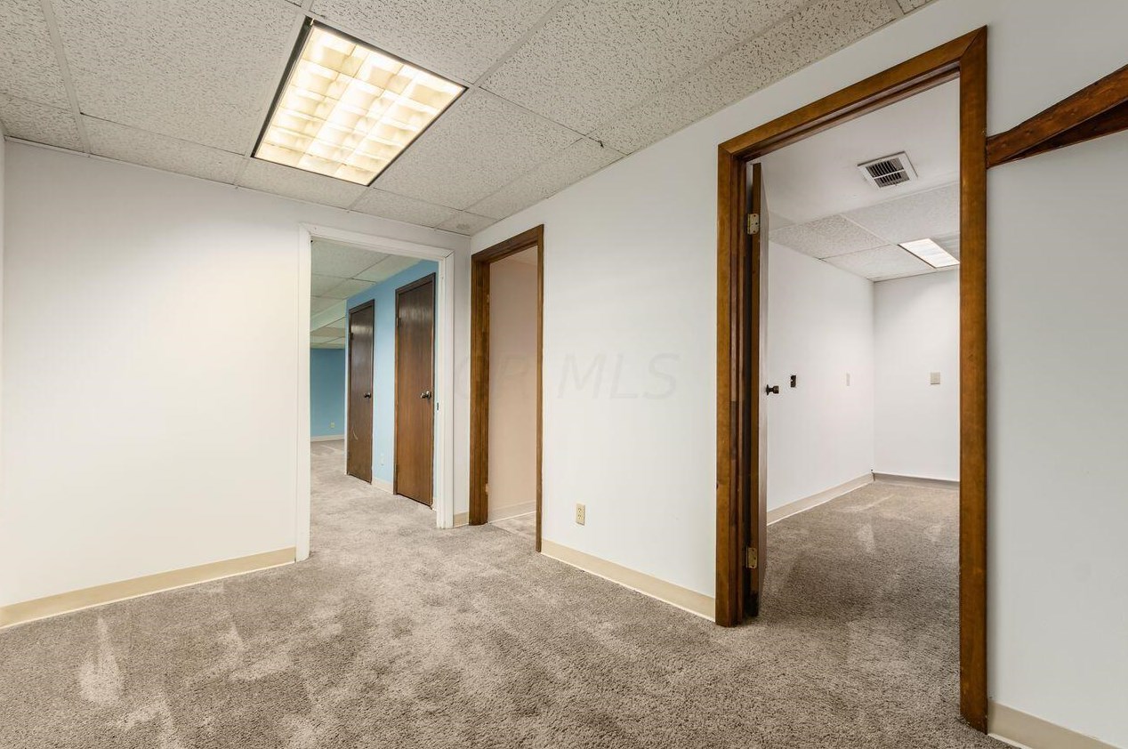 2374 Kilbourne Ave, Columbus OH 43229-4709 exterior