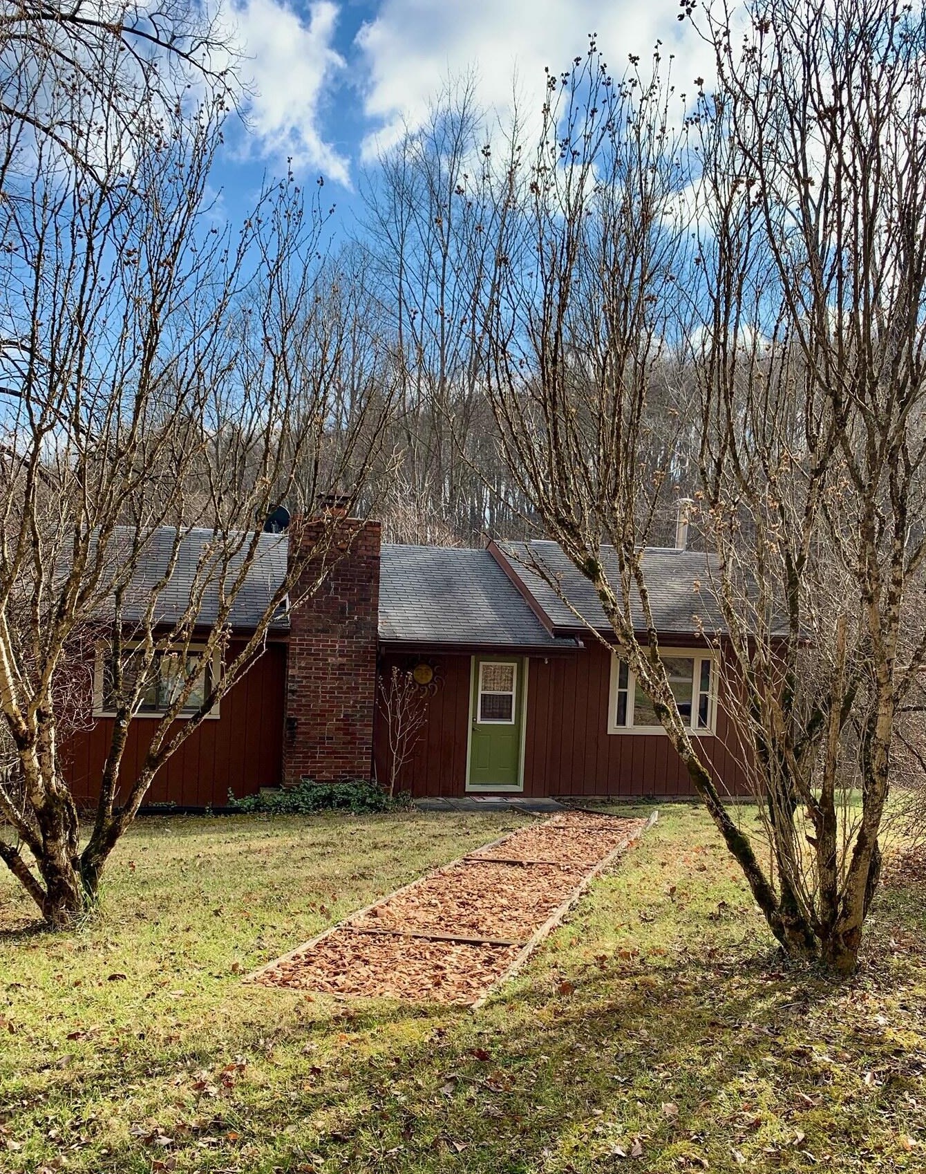 24279 Woltz Rd, Rockbridge, OH 43149-9689