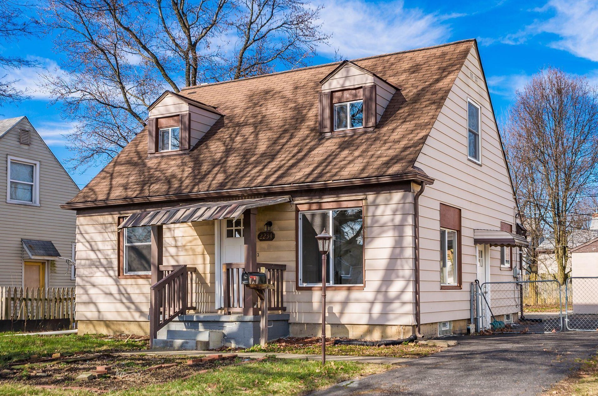 2234 Mound St, Columbus, OH 43223-2052
