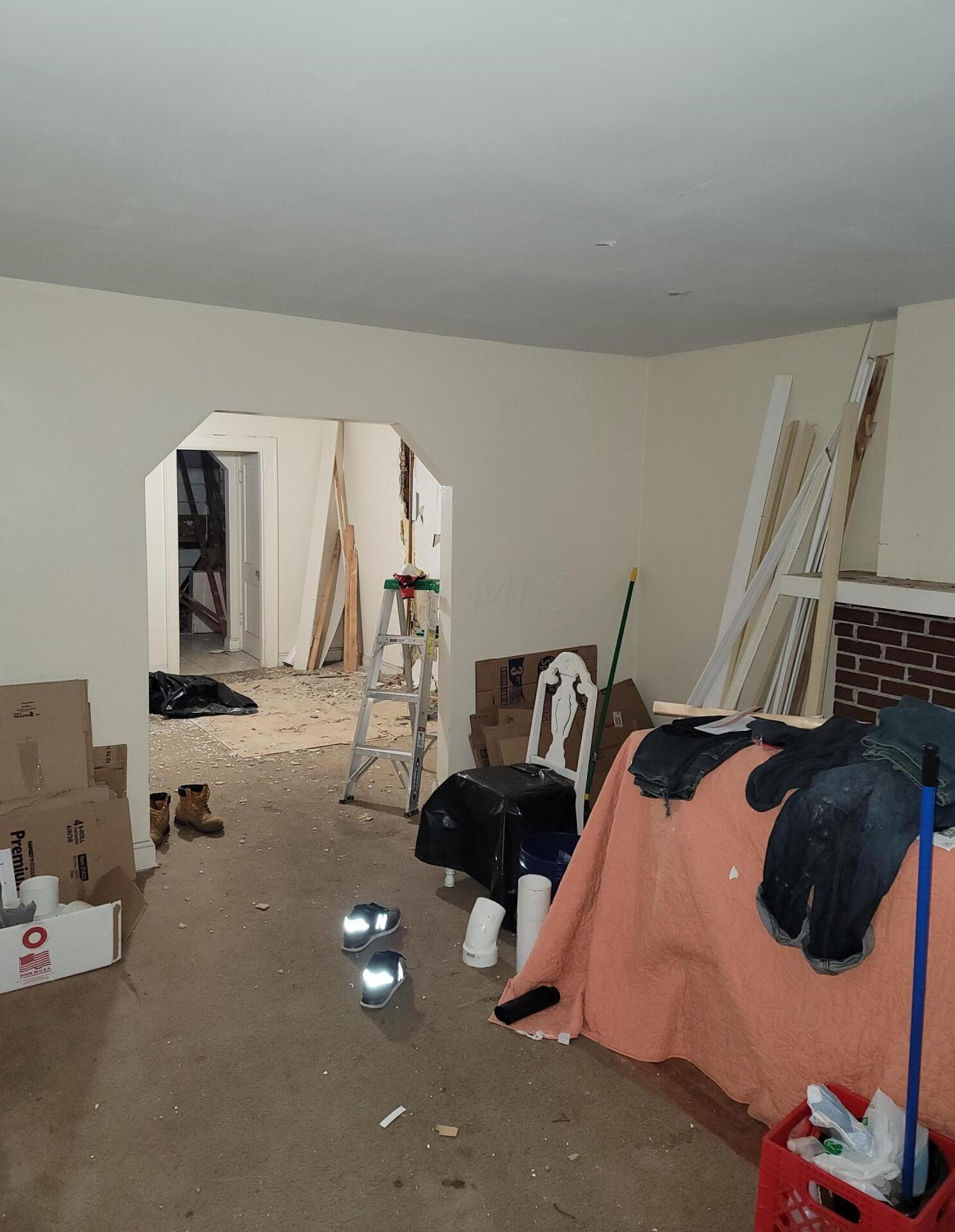 693 Dawson Ave, Columbus OH  43219-2760 exterior