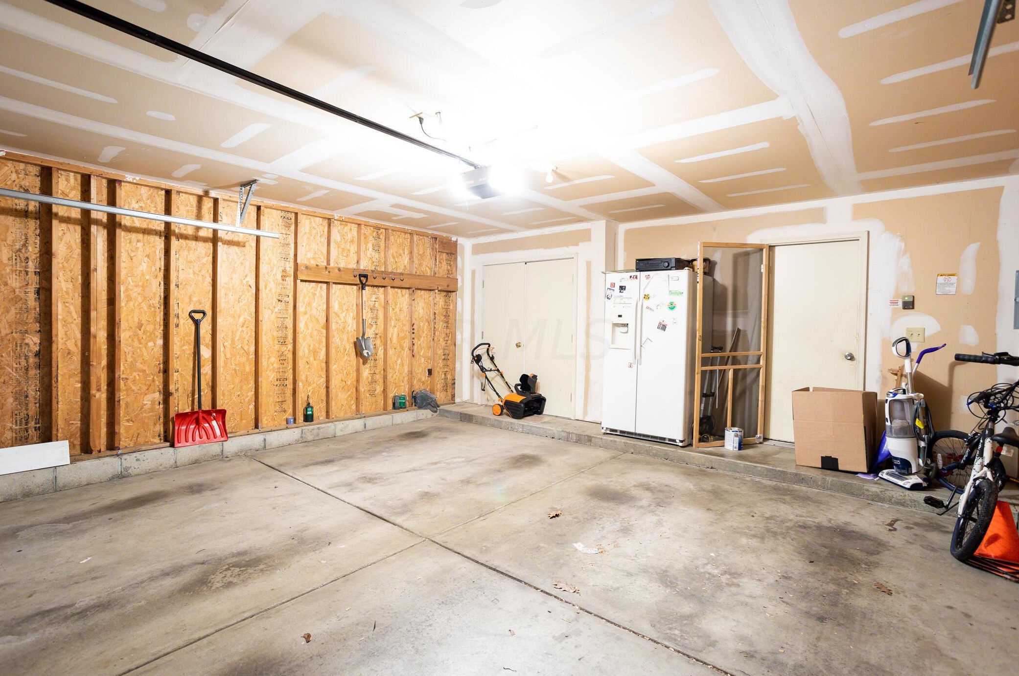 3431 Omega Dr, Columbus OH 43231-8815 exterior